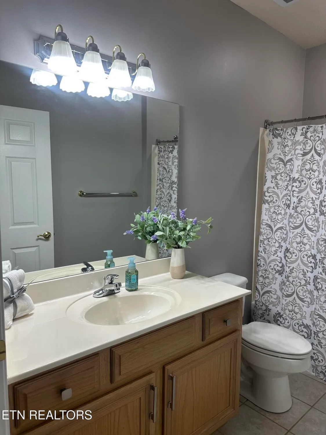 Property Slideshow image 19 of 35 | 565 rarity bay pkwy apt 102, Vonore, TN, 37885