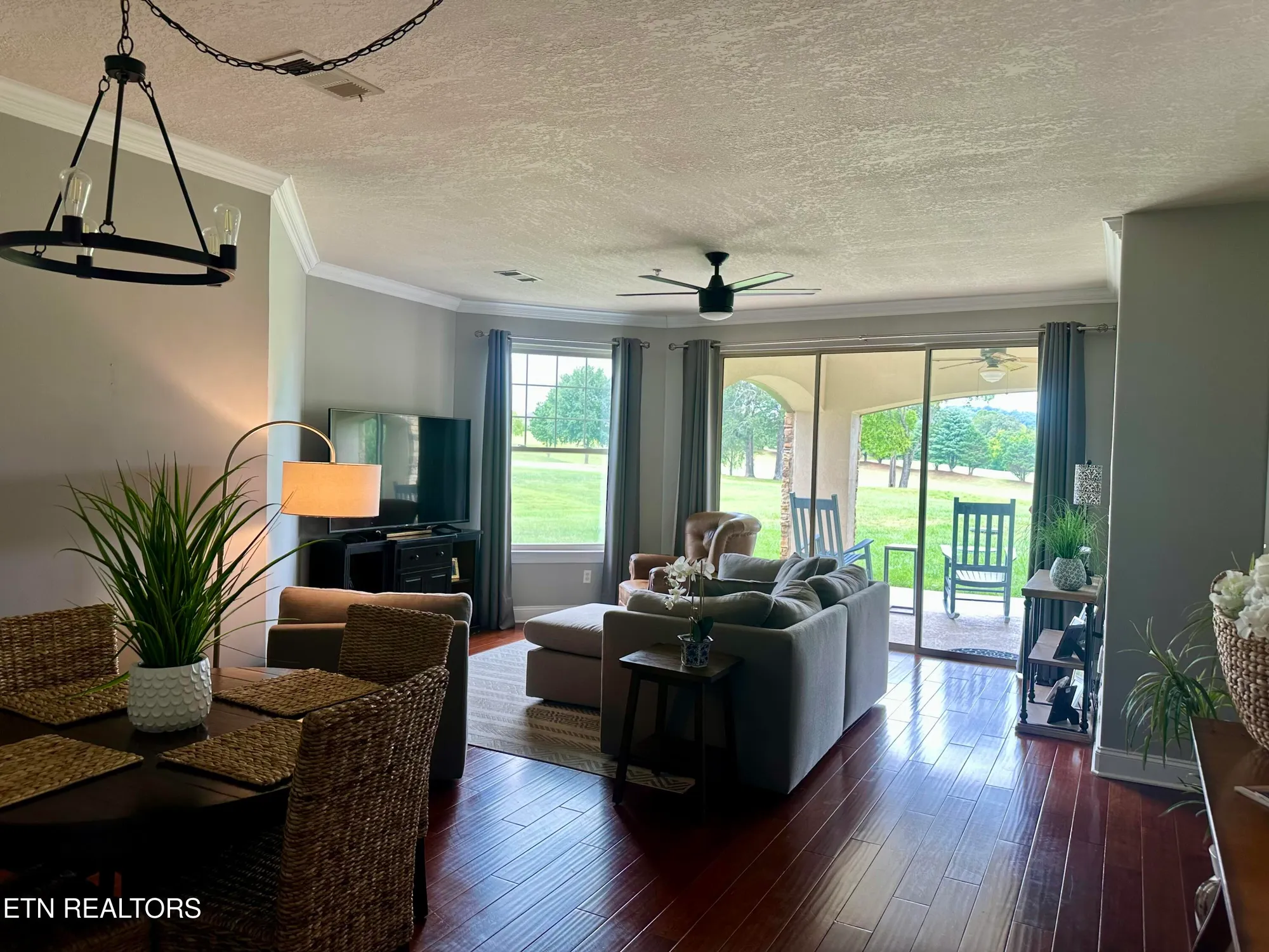 Property Slideshow image 9 of 35 | 565 rarity bay pkwy apt 102, Vonore, TN, 37885