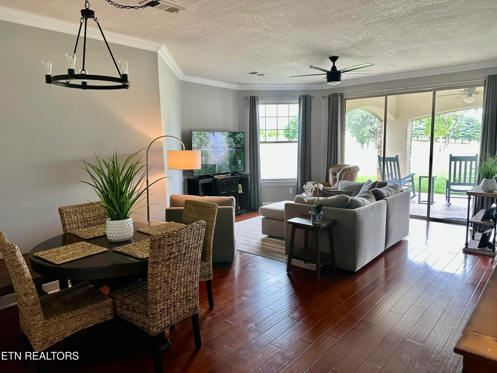 Property Slideshow image 8 of 35 | 565 rarity bay pkwy apt 102, Vonore, TN, 37885