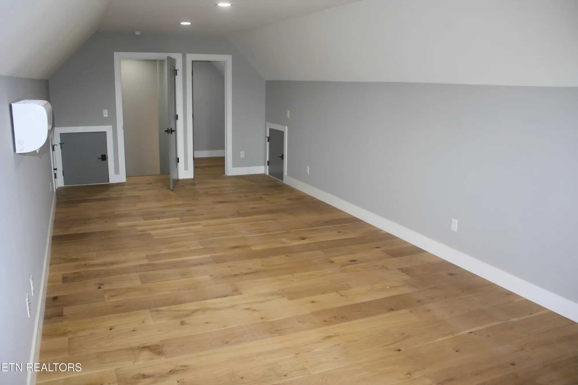 Property Slideshow image 32 of 39 | 256 watercrest dr, Vonore, TN, 37885