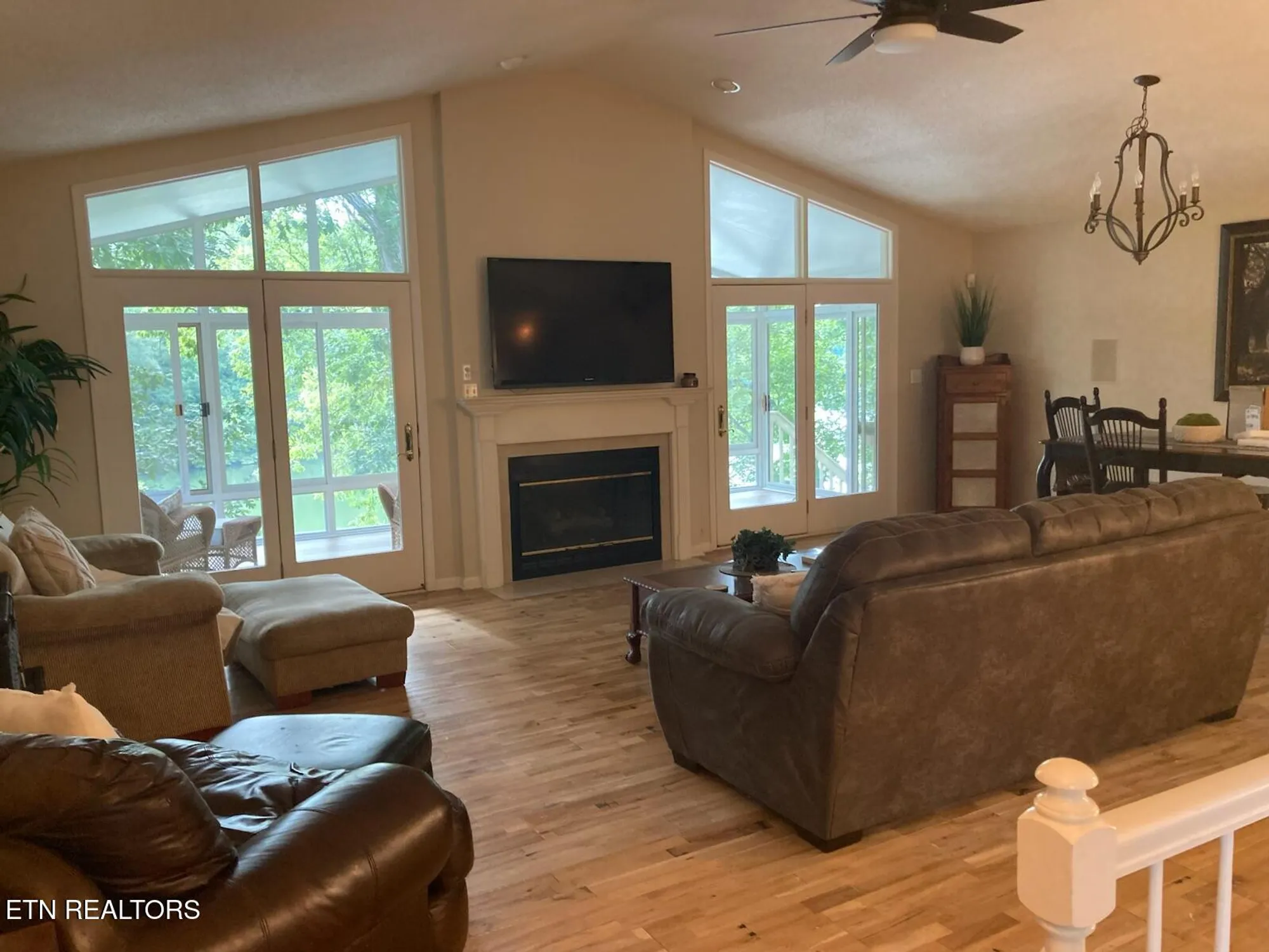 Property Slideshow image 8 of 29 | 180 oonoga way, Loudon, TN, 37774