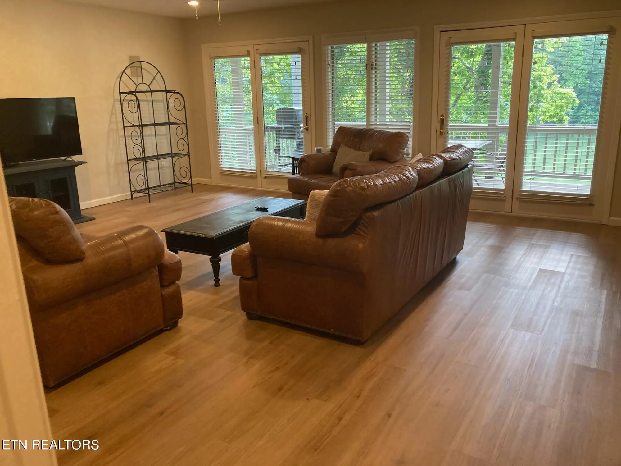 Property Slideshow image 23 of 29 | 180 oonoga way, Loudon, TN, 37774