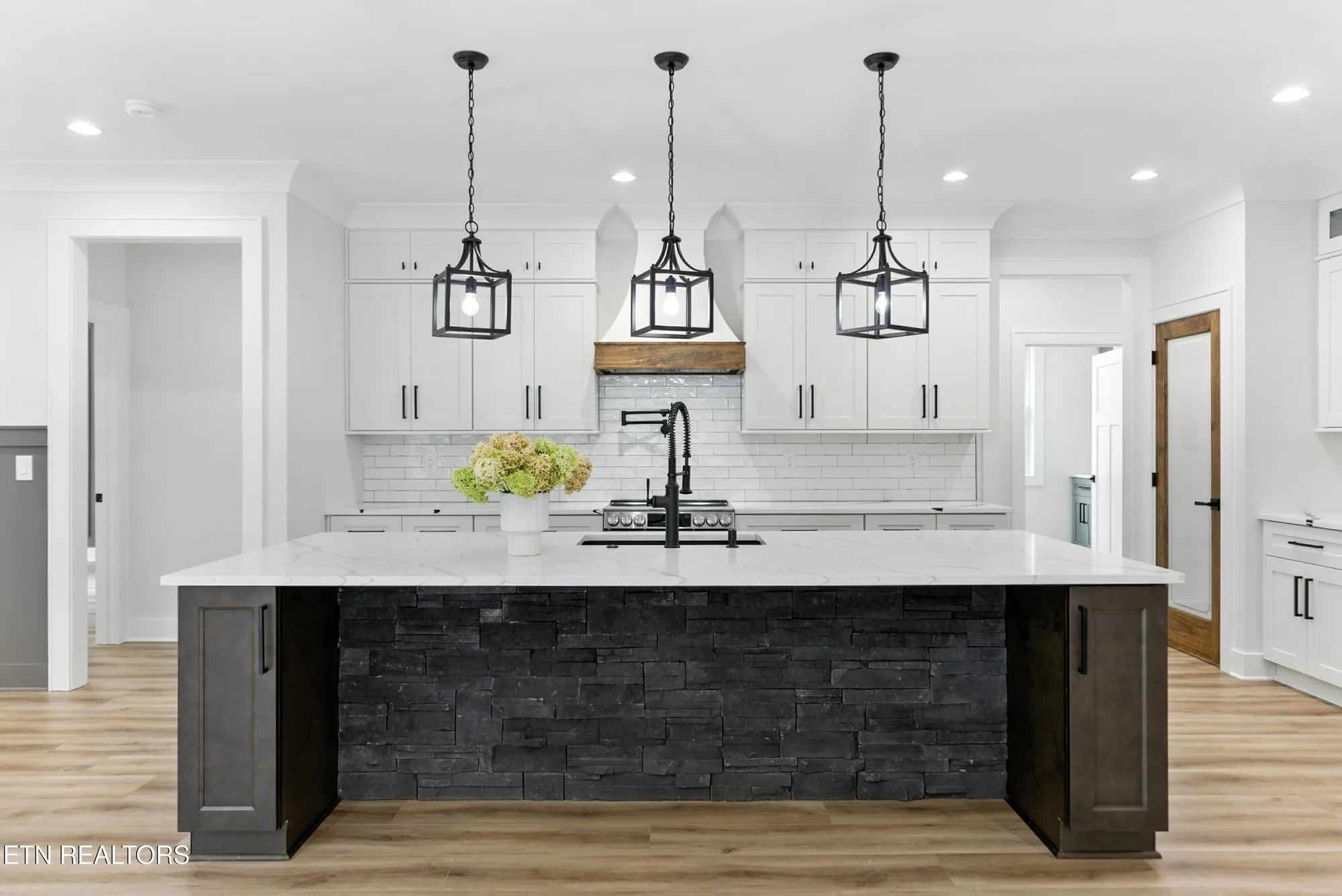 Property Slideshow image 16 of 54 | 149 gado way, Loudon, TN, 37774