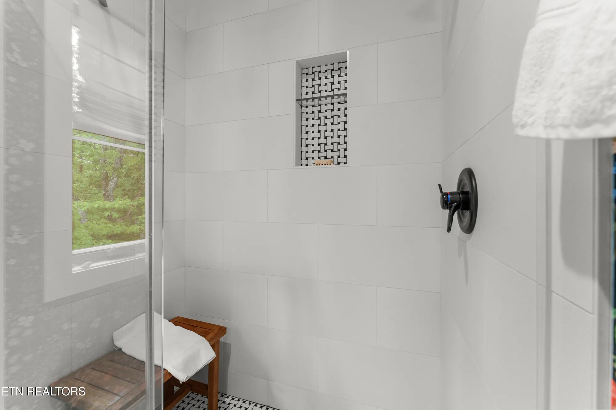 Property Slideshow image 41 of 59 | 143 chestnut ridge ln, Crossville, TN, 38558