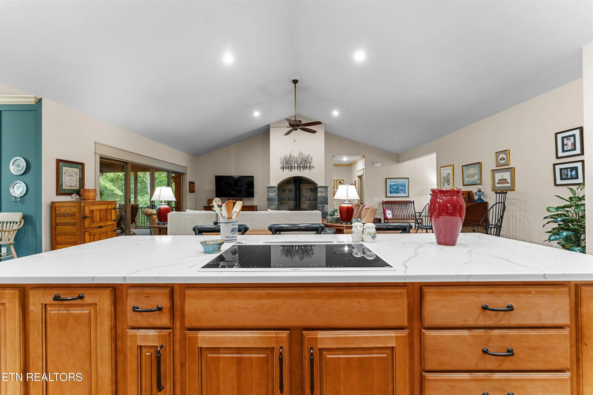 Property Slideshow image 25 of 59 | 143 chestnut ridge ln, Crossville, TN, 38558