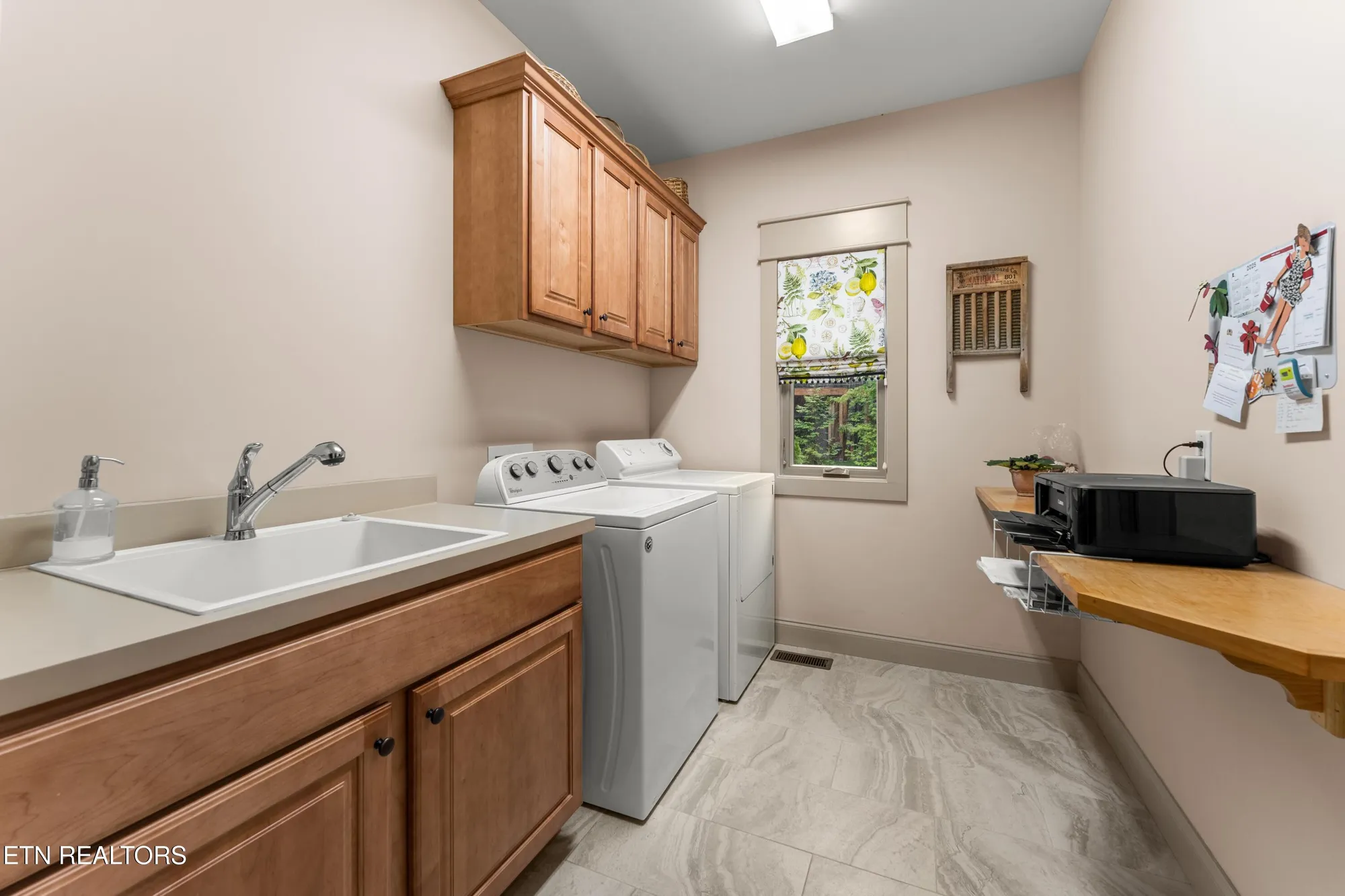 Property Slideshow image 30 of 59 | 143 chestnut ridge ln, Crossville, TN, 38558