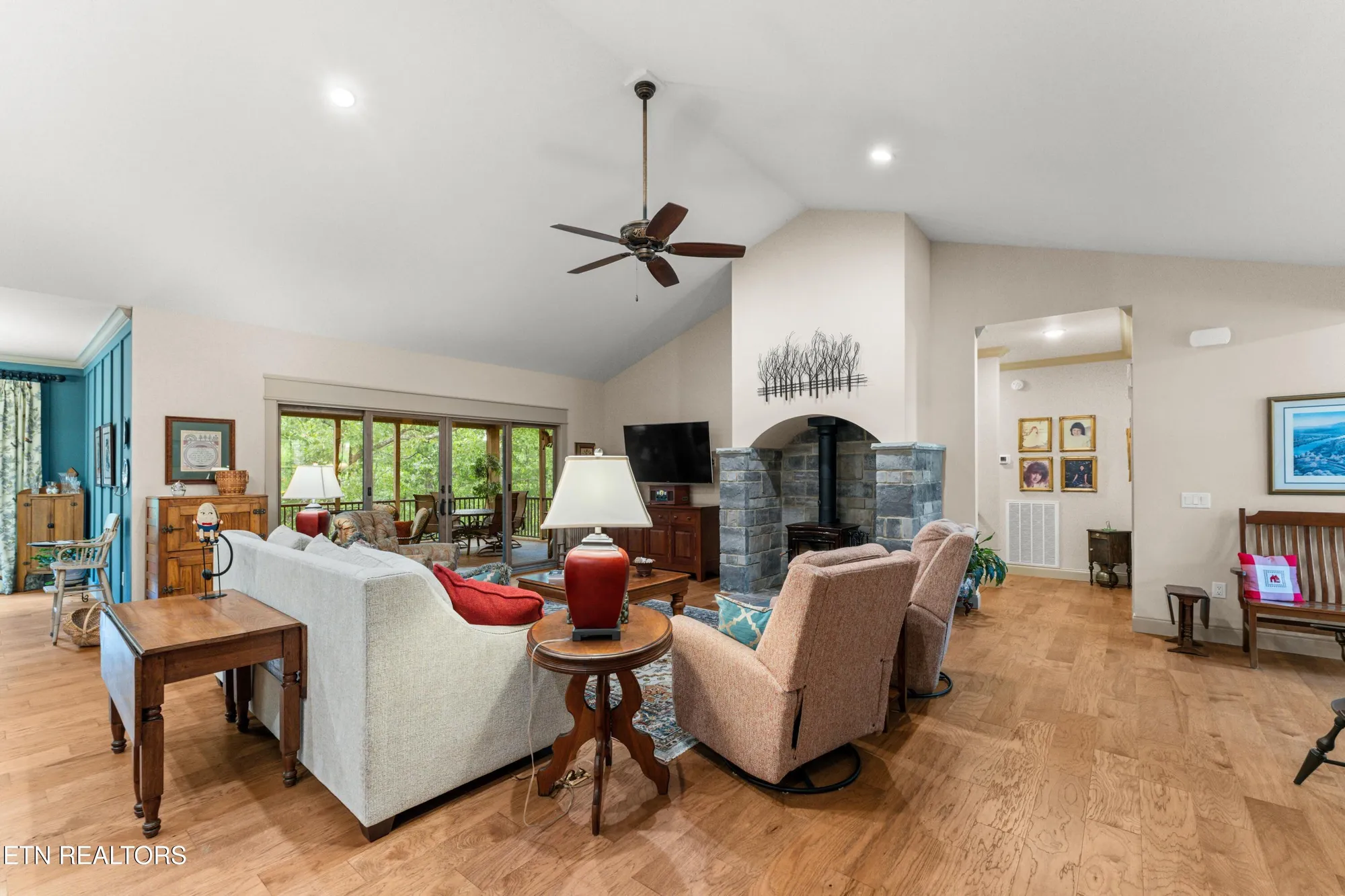 Property Slideshow image 13 of 59 | 143 chestnut ridge ln, Crossville, TN, 38558