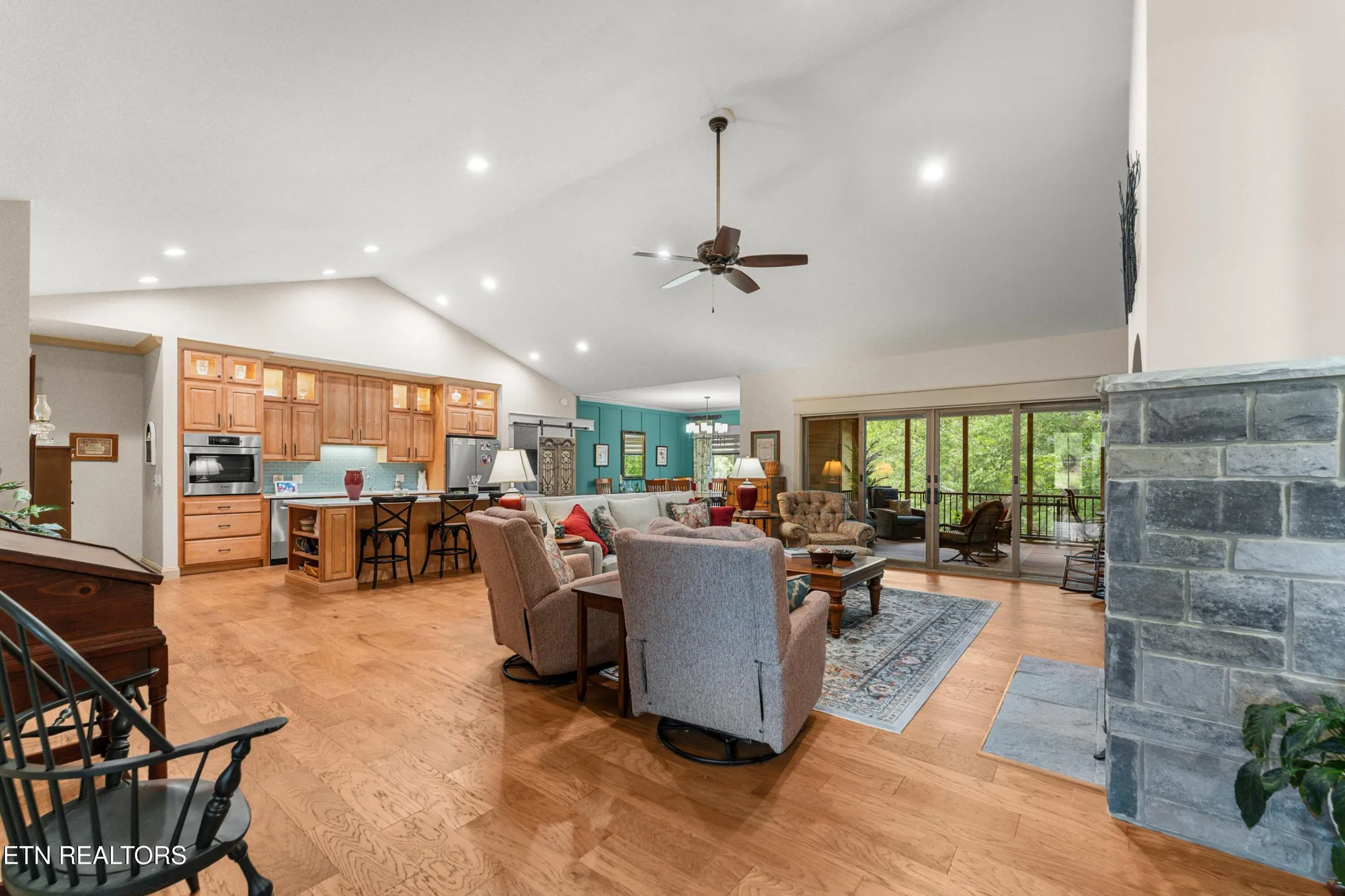 Property Slideshow image 12 of 59 | 143 chestnut ridge ln, Crossville, TN, 38558