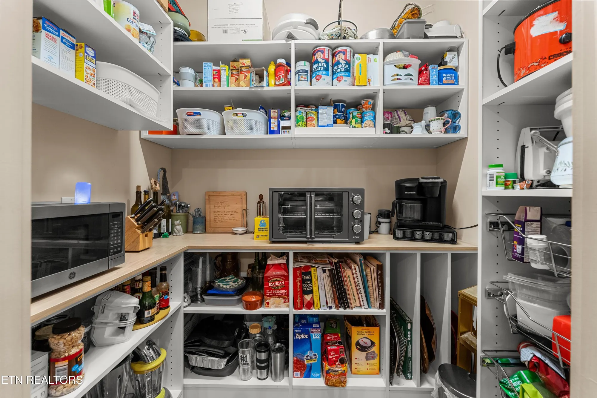 Property Slideshow image 27 of 59 | 143 chestnut ridge ln, Crossville, TN, 38558