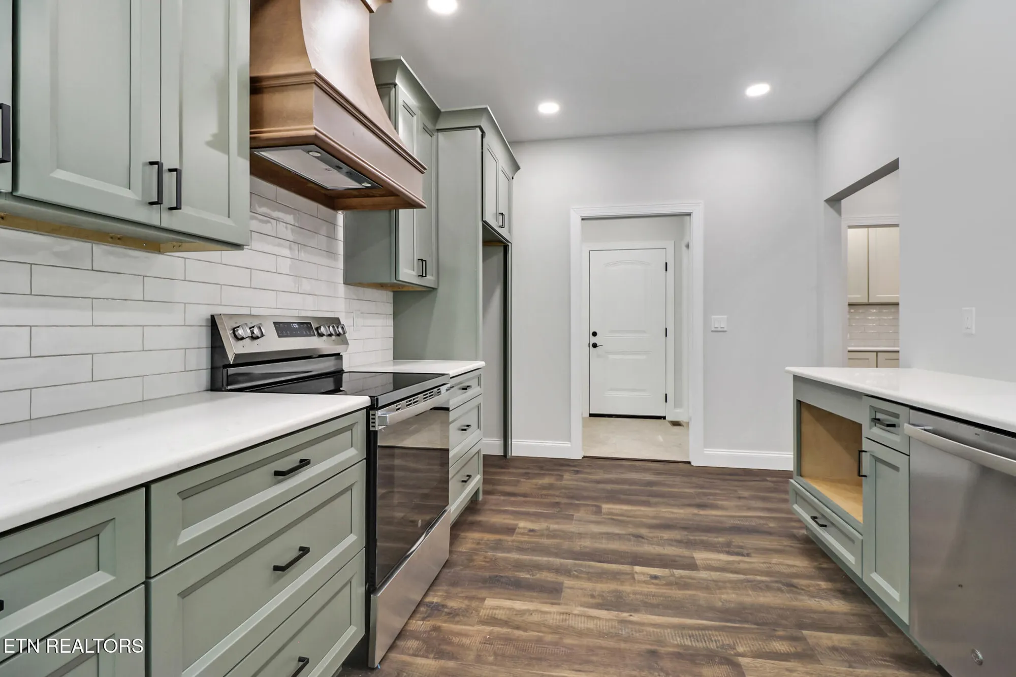 Property Slideshow image 9 of 30 | 141 windsor rd, Crossville, TN, 38558