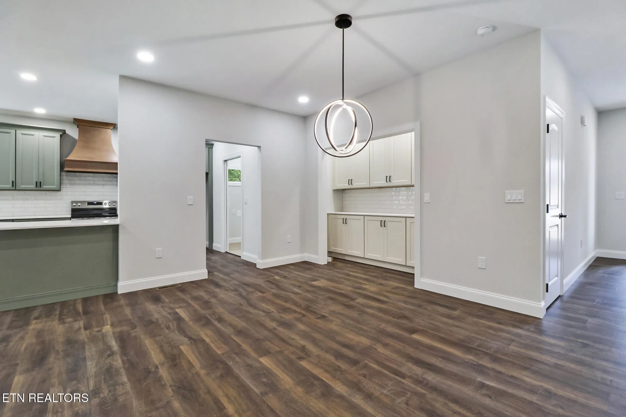 Property Slideshow image 10 of 30 | 141 windsor rd, Crossville, TN, 38558