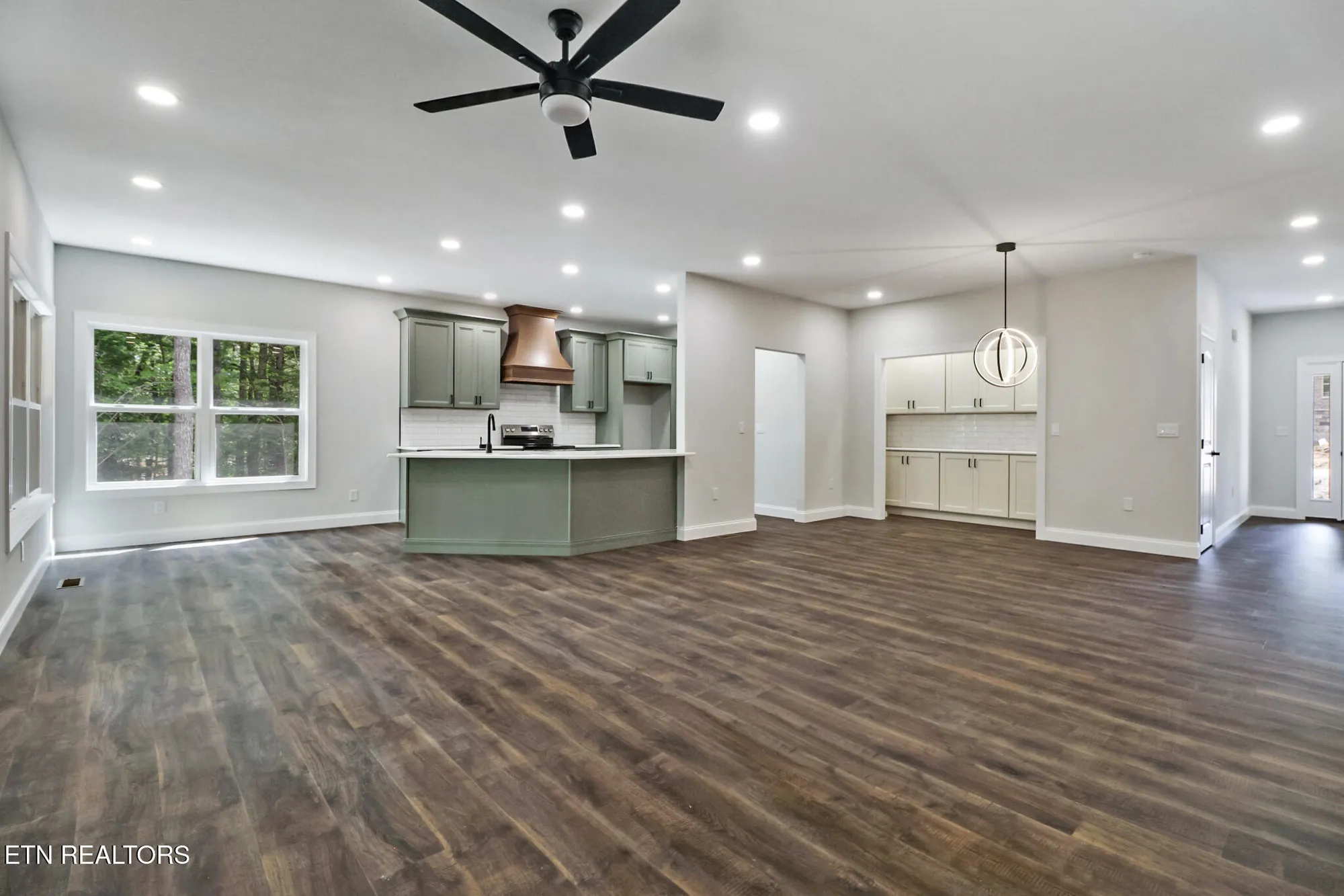 Property Slideshow image 5 of 30 | 141 windsor rd, Crossville, TN, 38558