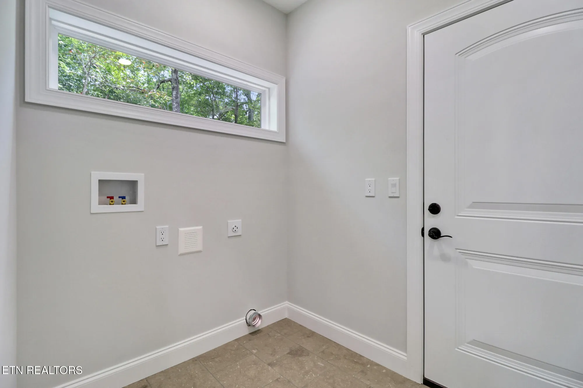 Property Slideshow image 24 of 30 | 141 windsor rd, Crossville, TN, 38558