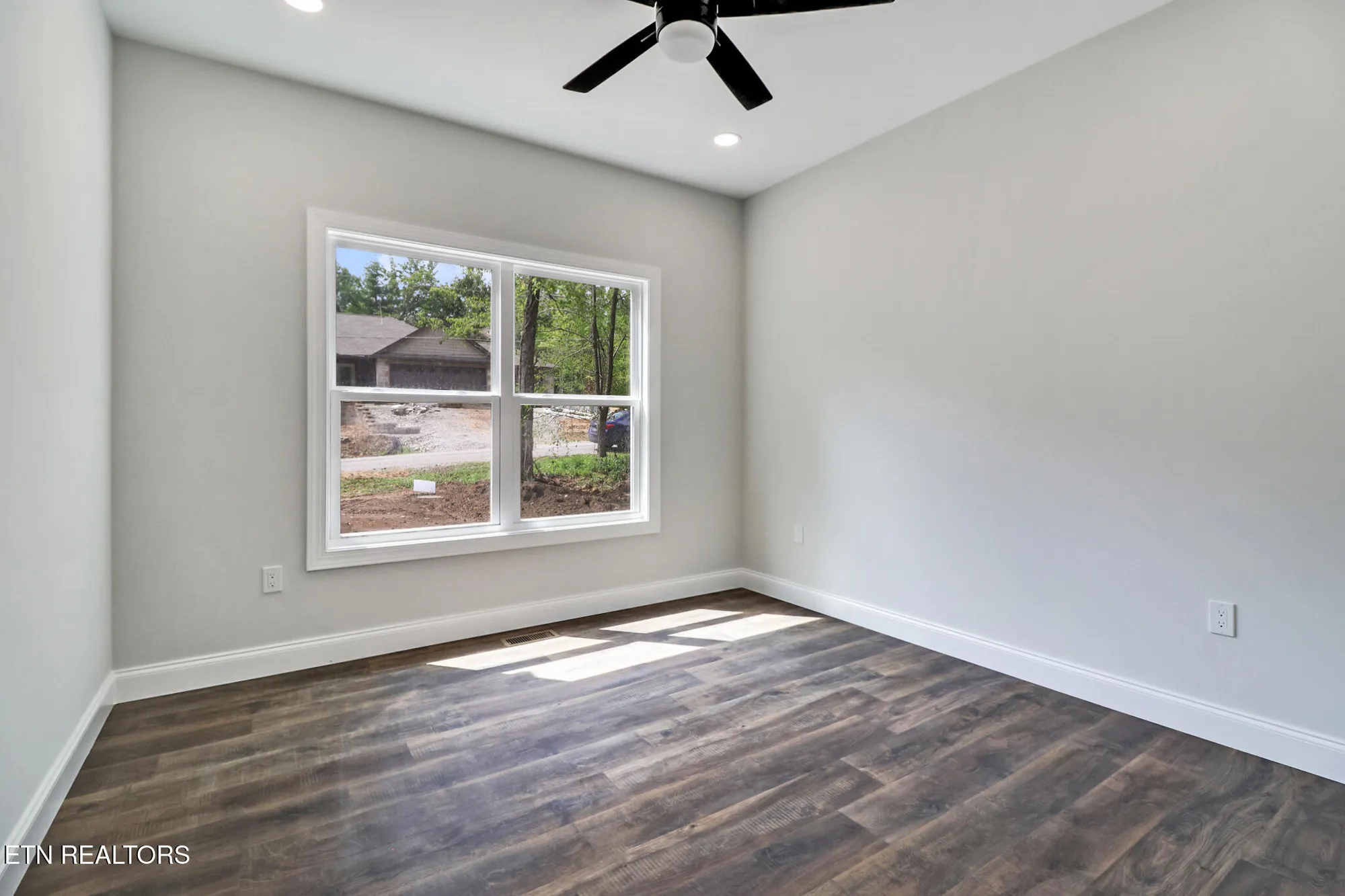 Property Slideshow image 18 of 30 | 141 windsor rd, Crossville, TN, 38558