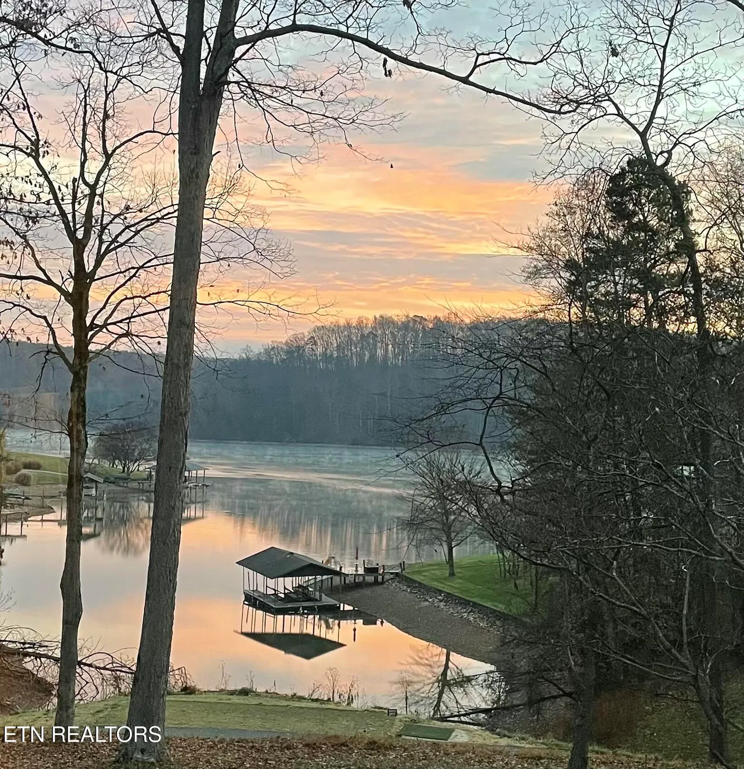 Property Slideshow image 6 of 59 | 141 inata cir, Loudon, TN, 37774