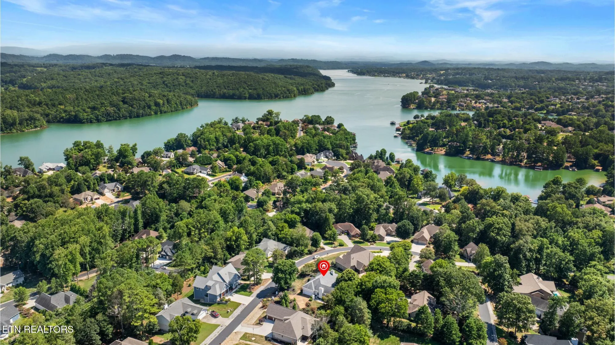 Property Slideshow image 12 of 51 | 108 tahlequah ln, Loudon, TN, 37774