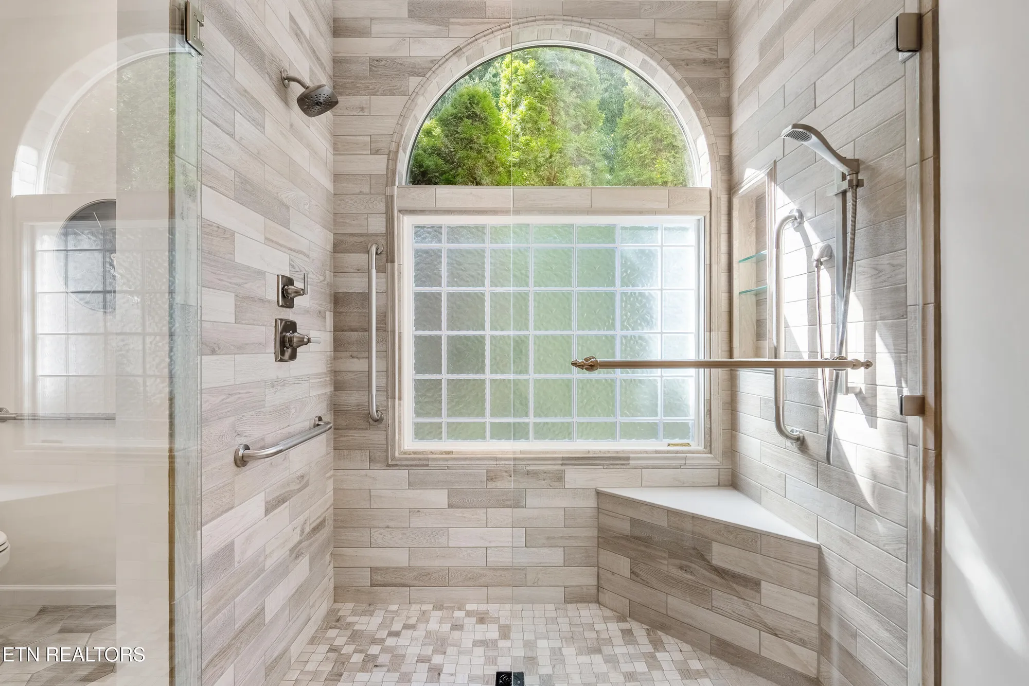 Property Slideshow image 42 of 51 | 108 tahlequah ln, Loudon, TN, 37774