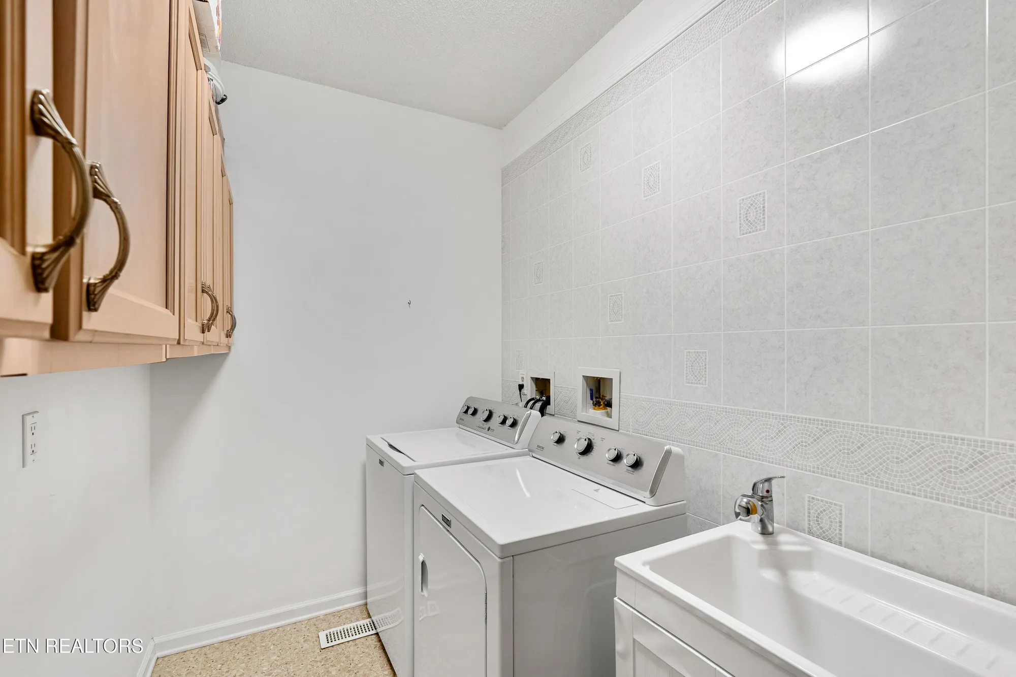 Property Slideshow image 44 of 51 | 108 tahlequah ln, Loudon, TN, 37774