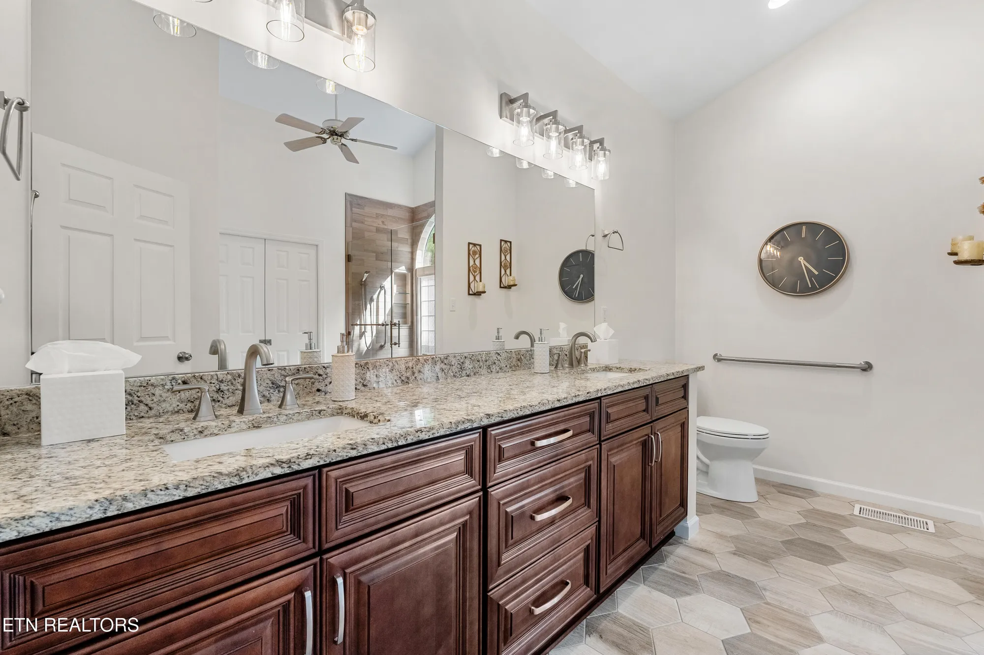 Property Slideshow image 43 of 51 | 108 tahlequah ln, Loudon, TN, 37774