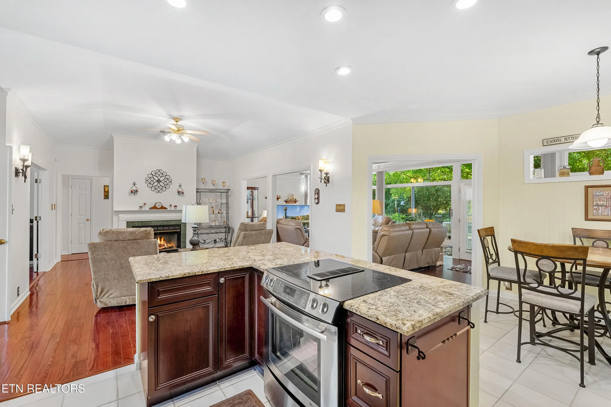 Property Slideshow image 36 of 51 | 108 tahlequah ln, Loudon, TN, 37774