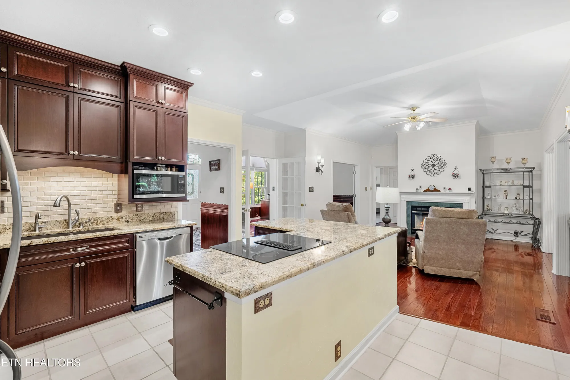 Property Slideshow image 35 of 51 | 108 tahlequah ln, Loudon, TN, 37774