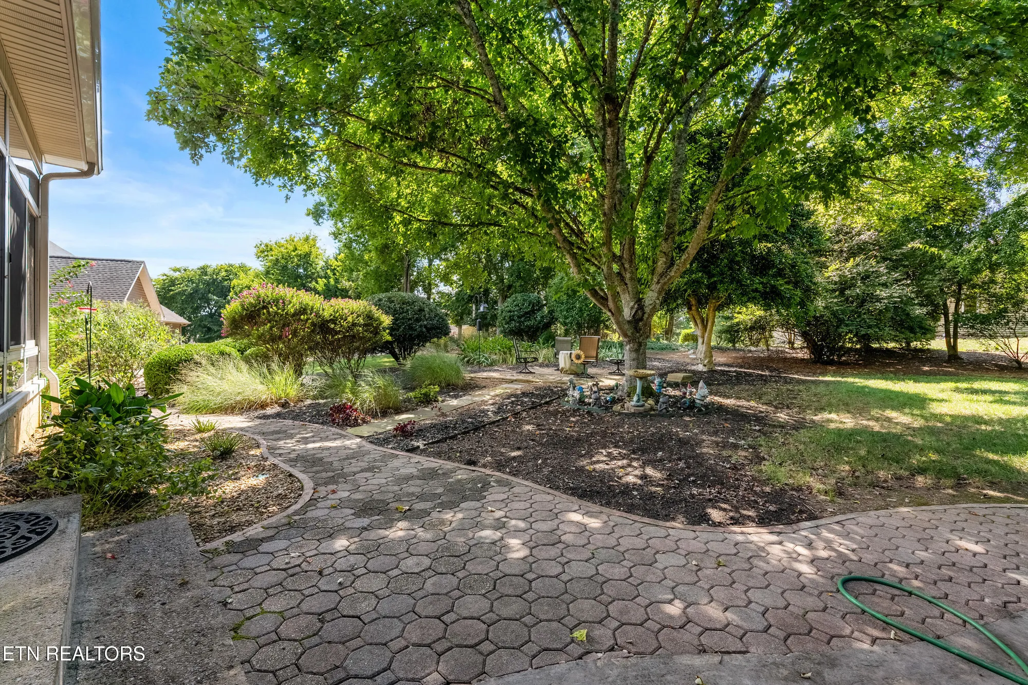 Property Slideshow image 17 of 51 | 108 tahlequah ln, Loudon, TN, 37774