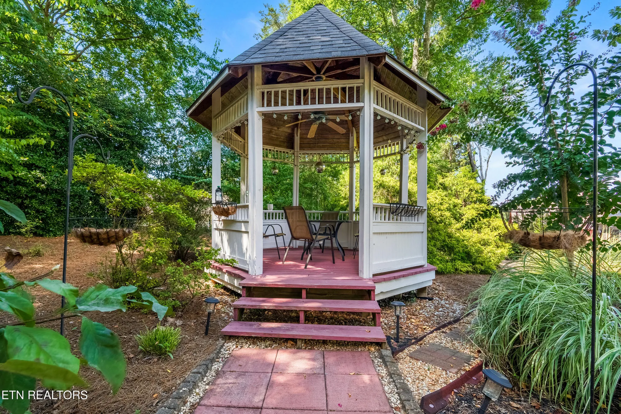 Property Slideshow image 14 of 51 | 108 tahlequah ln, Loudon, TN, 37774