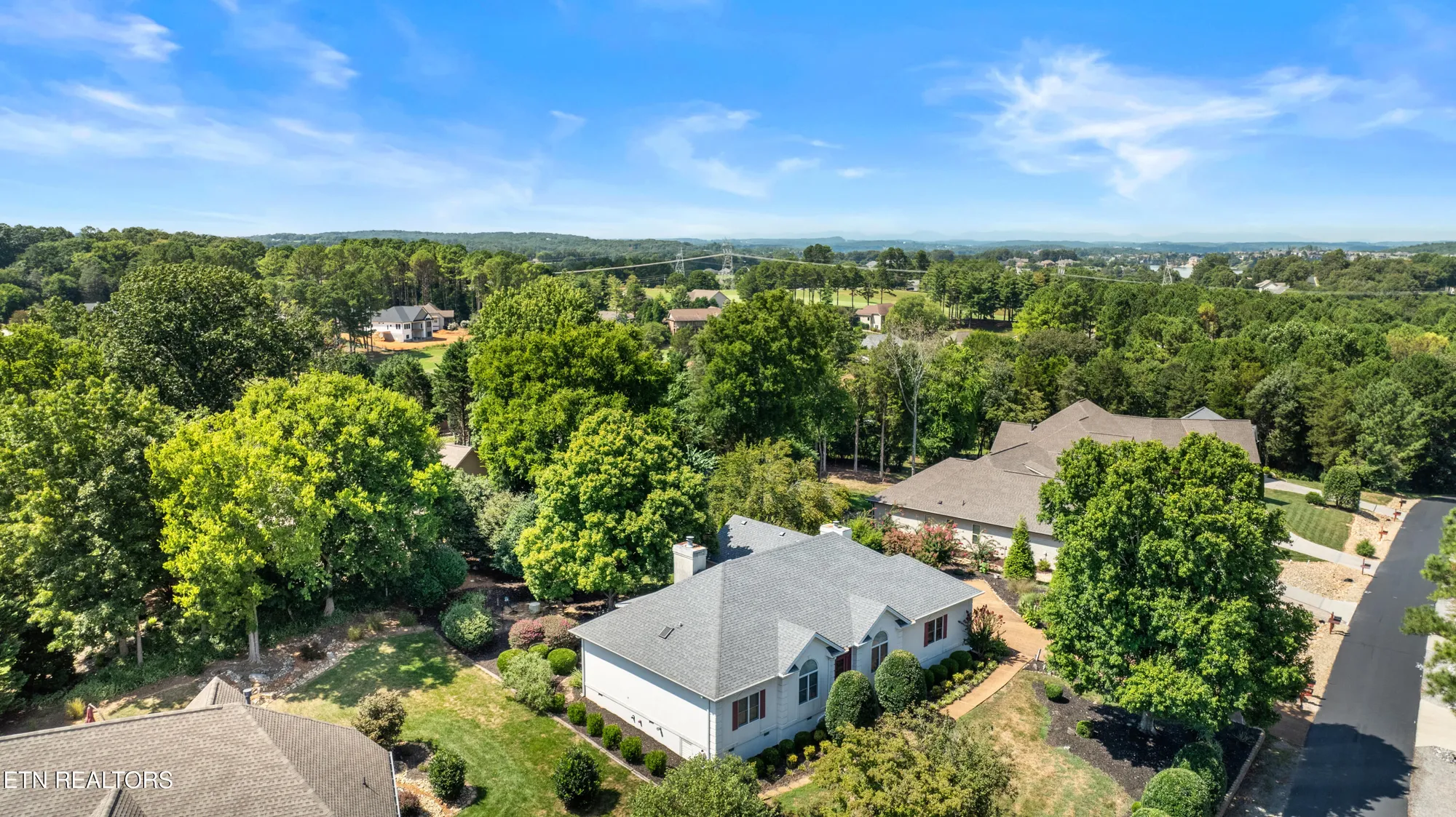 Property Slideshow image 7 of 51 | 108 tahlequah ln, Loudon, TN, 37774