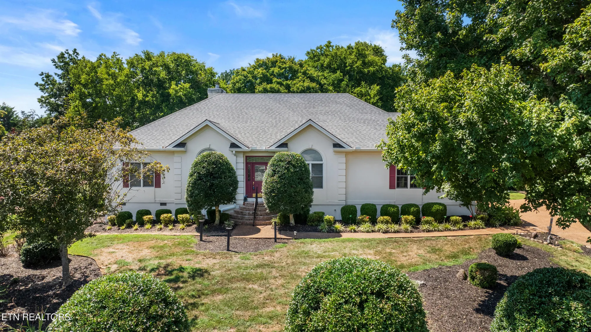 Property Slideshow image 1 of 51 | 108 tahlequah ln, Loudon, TN, 37774