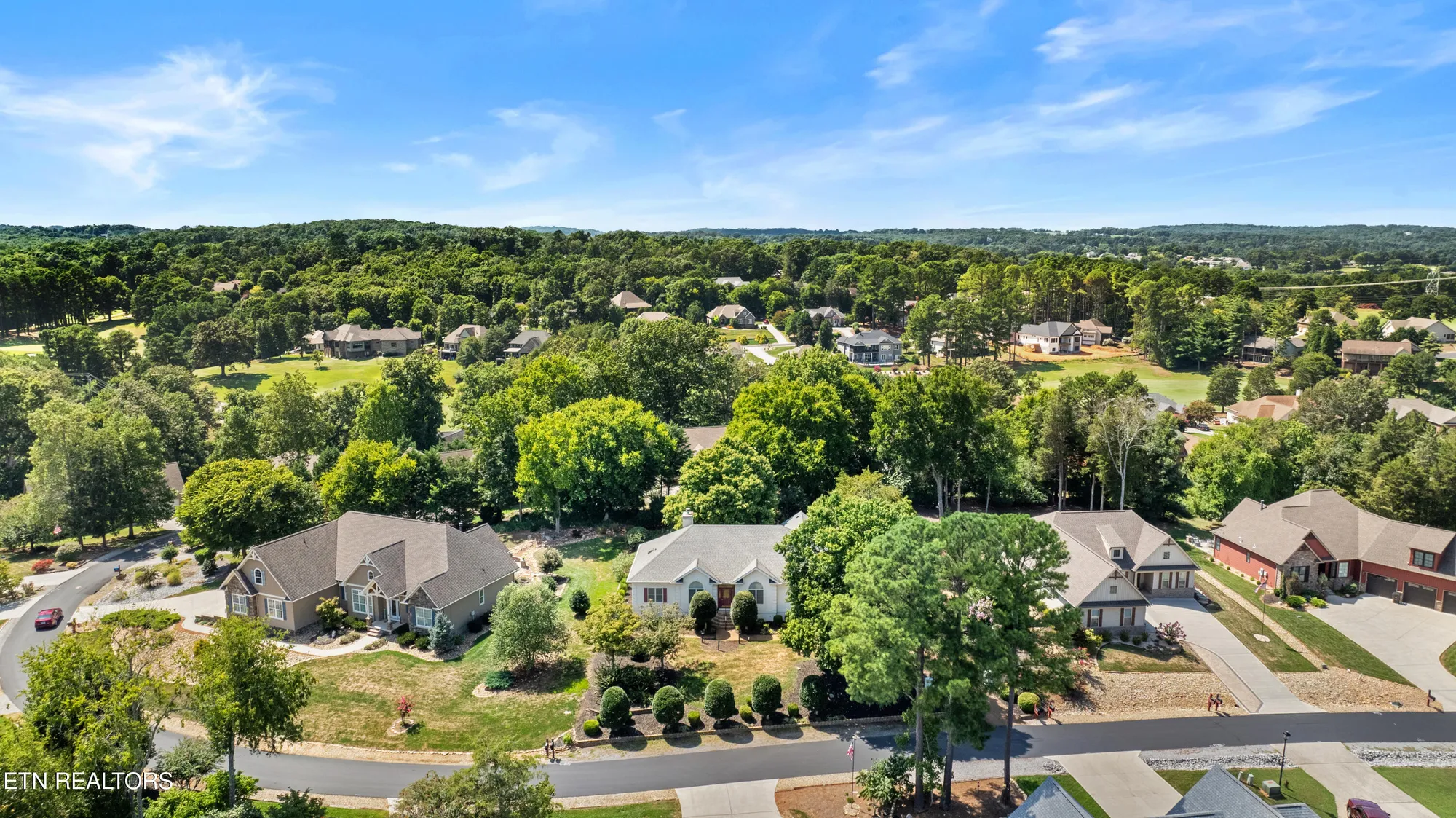 Property Slideshow image 4 of 51 | 108 tahlequah ln, Loudon, TN, 37774