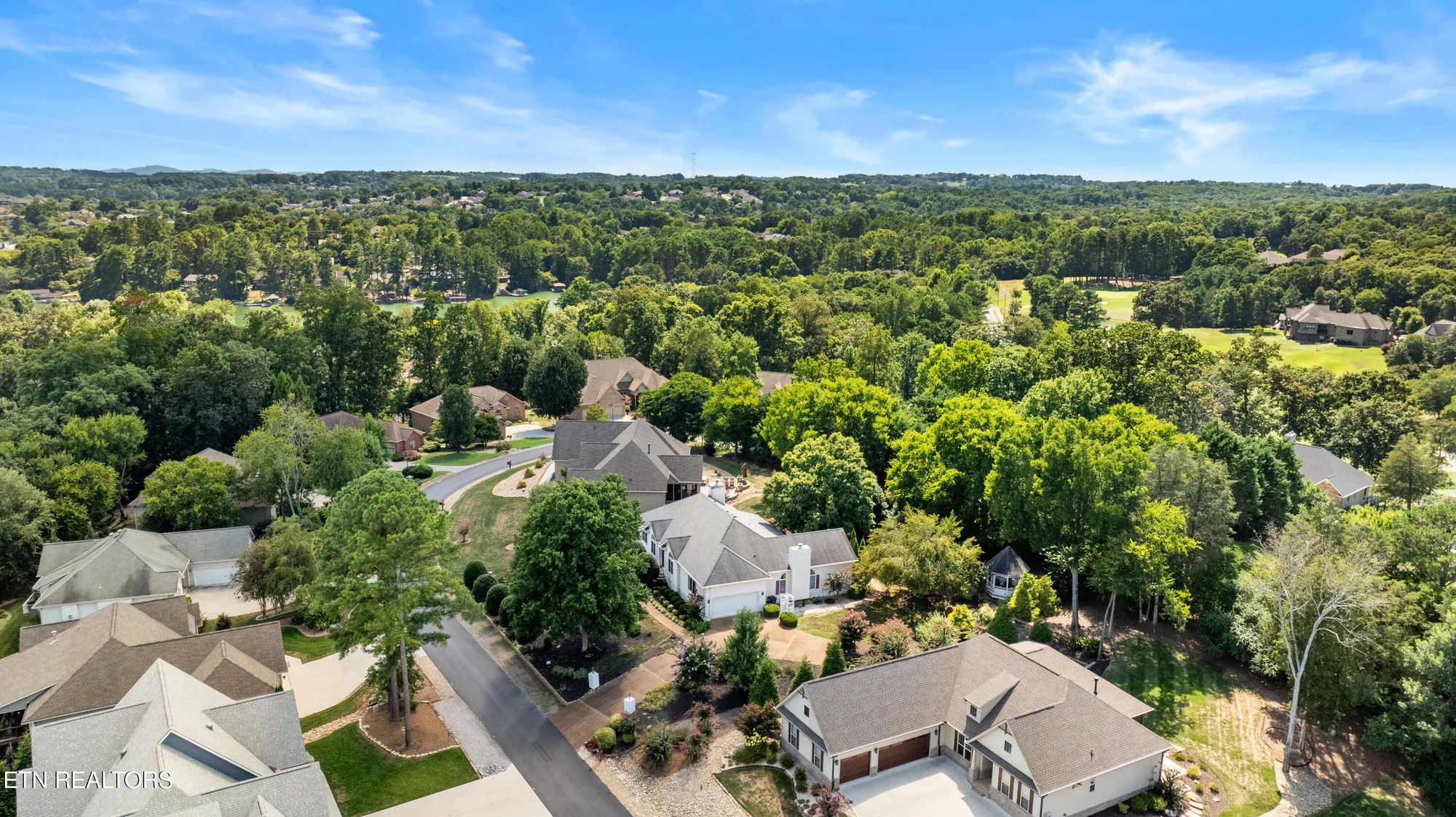 Property Slideshow image 5 of 51 | 108 tahlequah ln, Loudon, TN, 37774