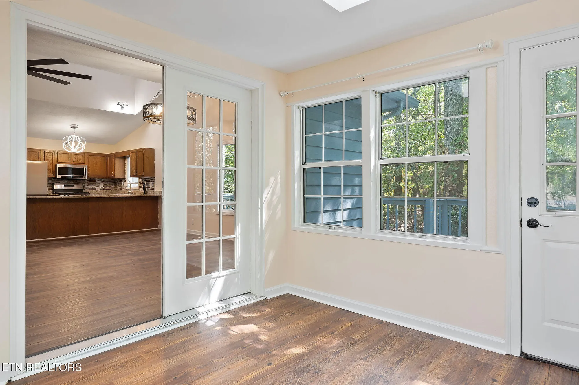 Property Slideshow image 14 of 49 | 334 lakeview dr, Crossville, TN, 38558