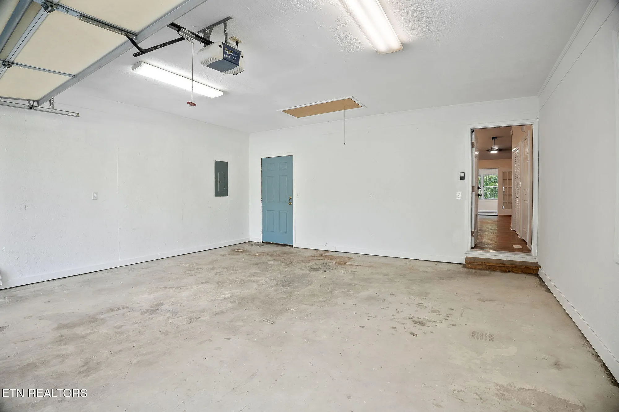 Property Slideshow image 48 of 49 | 334 lakeview dr, Crossville, TN, 38558