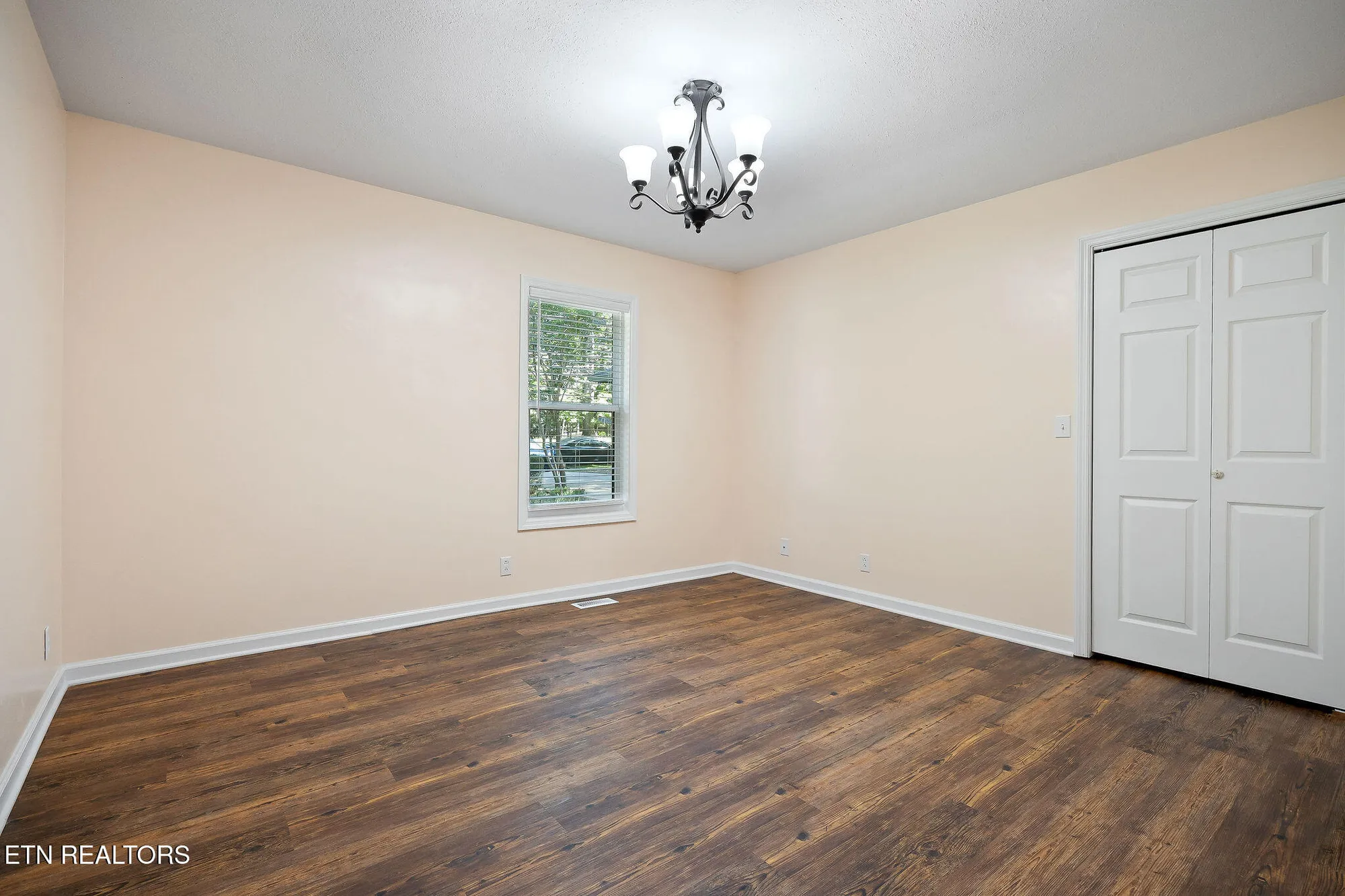 Property Slideshow image 23 of 49 | 334 lakeview dr, Crossville, TN, 38558