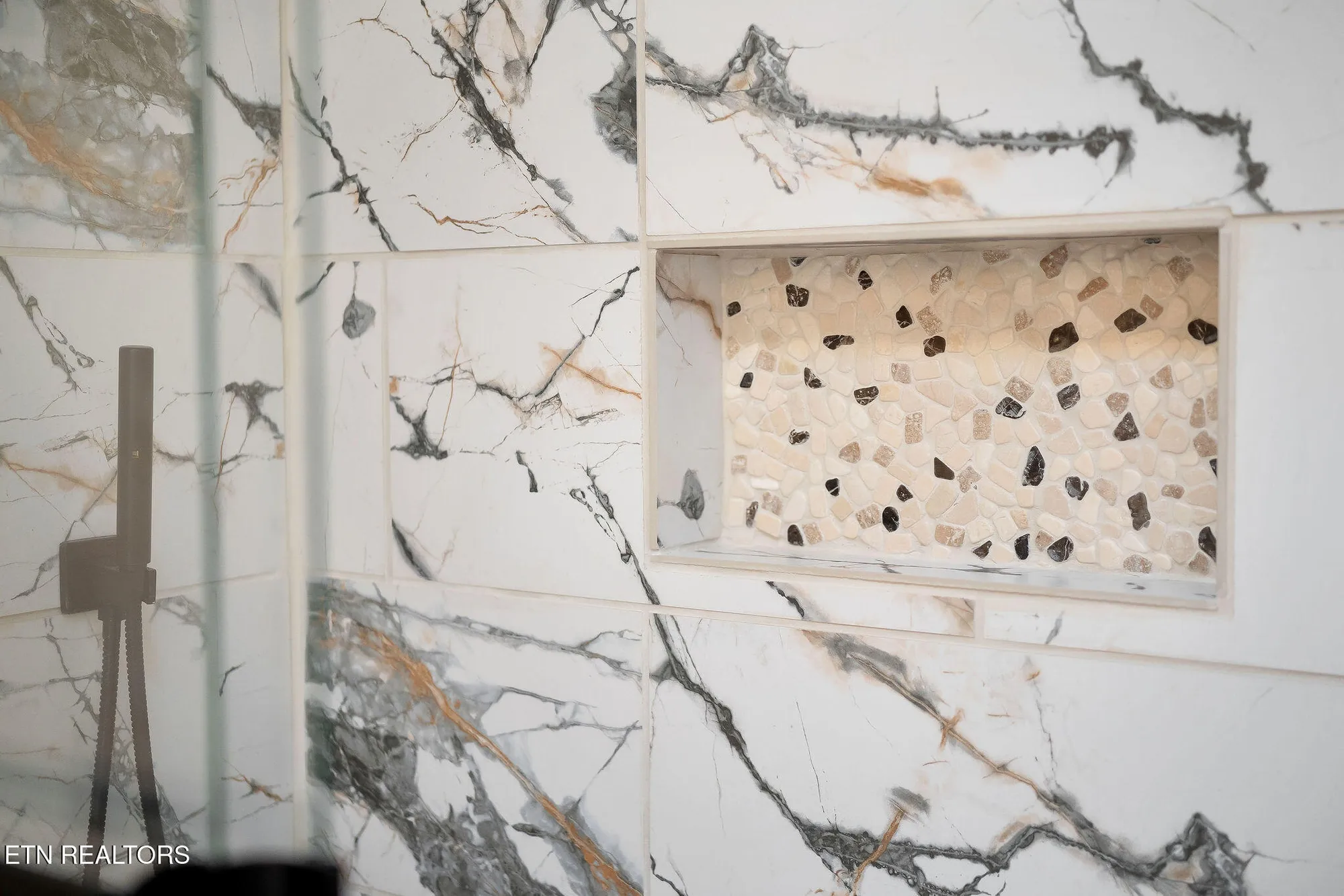 Property Slideshow image 30 of 49 | 334 lakeview dr, Crossville, TN, 38558