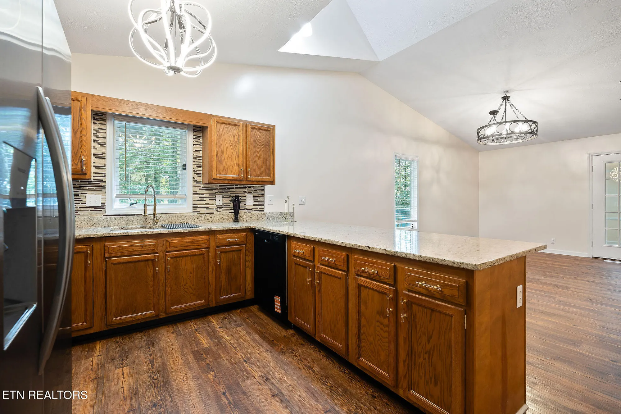 Property Slideshow image 19 of 49 | 334 lakeview dr, Crossville, TN, 38558