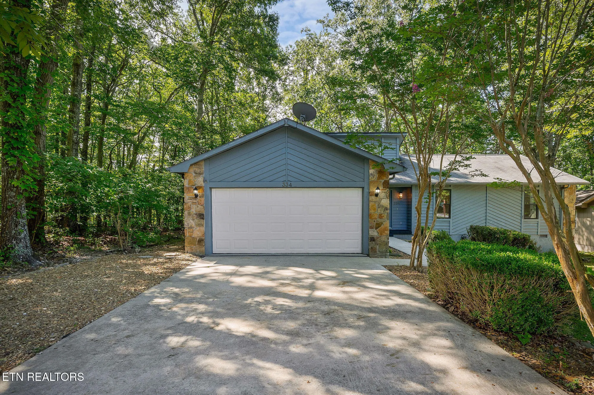 Property Slideshow image 2 of 49 | 334 lakeview dr, Crossville, TN, 38558