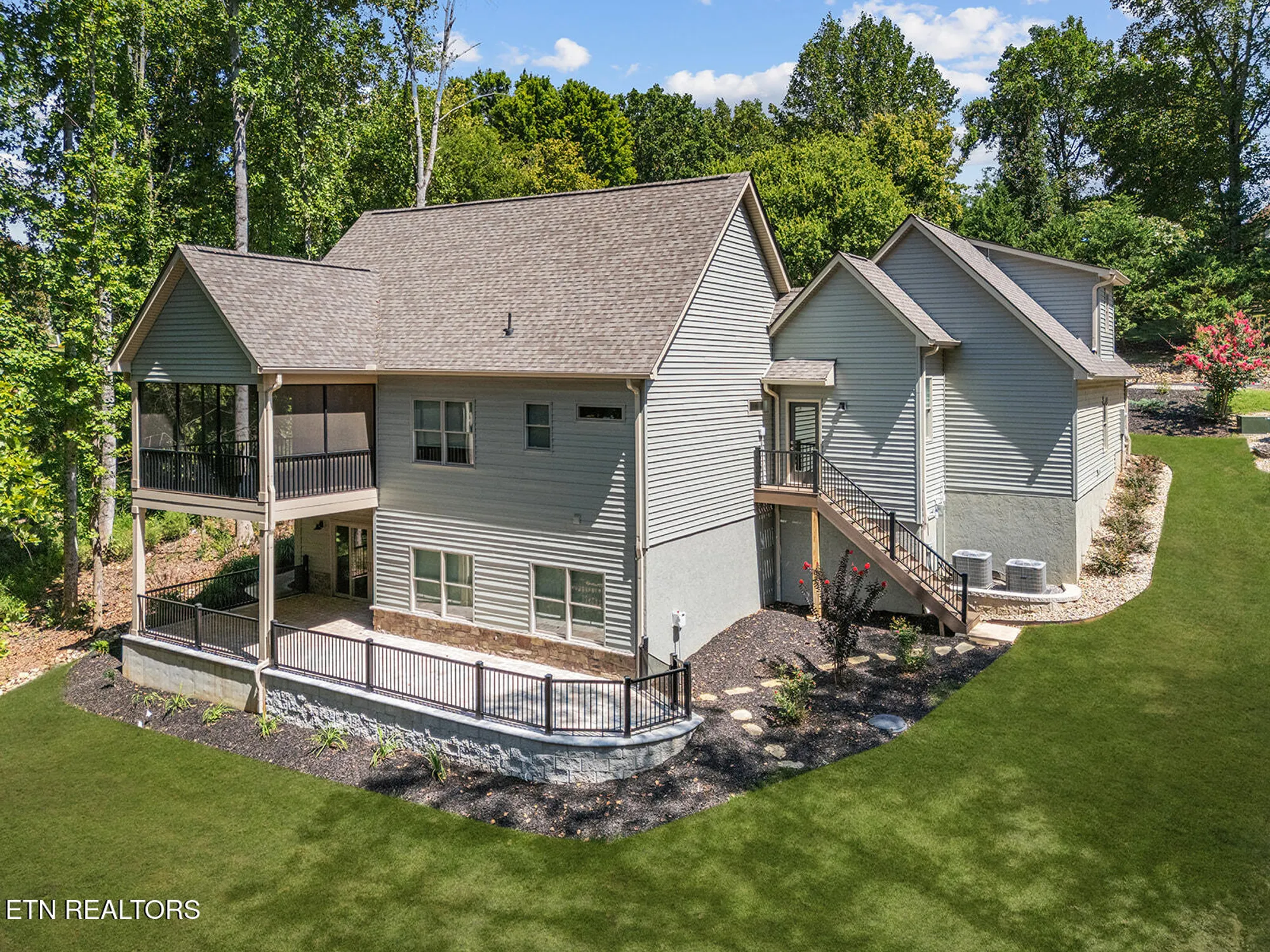 Property Slideshow image 43 of 54 | 216 tecumseh way, Loudon, TN, 37774