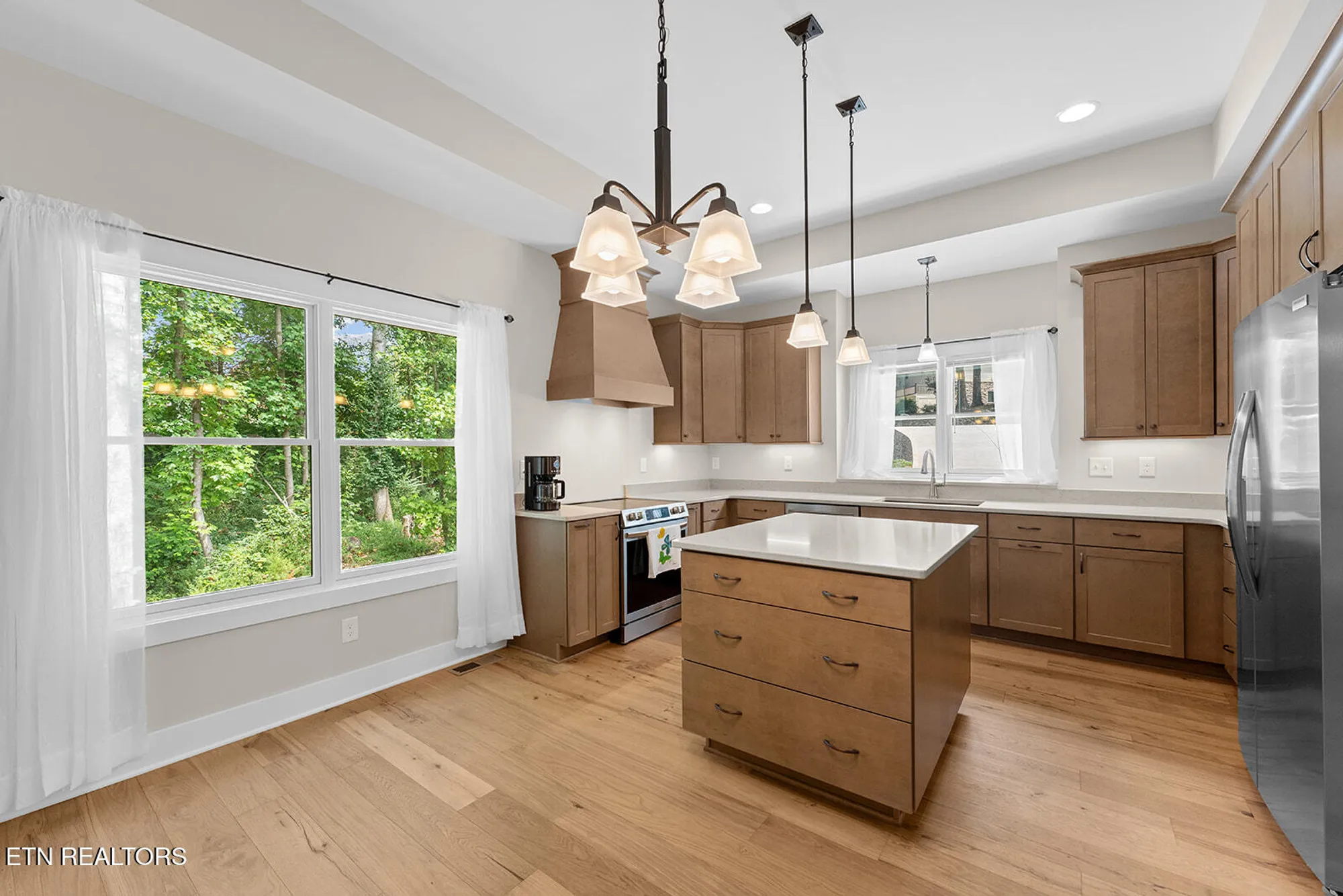 Property Slideshow image 13 of 54 | 216 tecumseh way, Loudon, TN, 37774