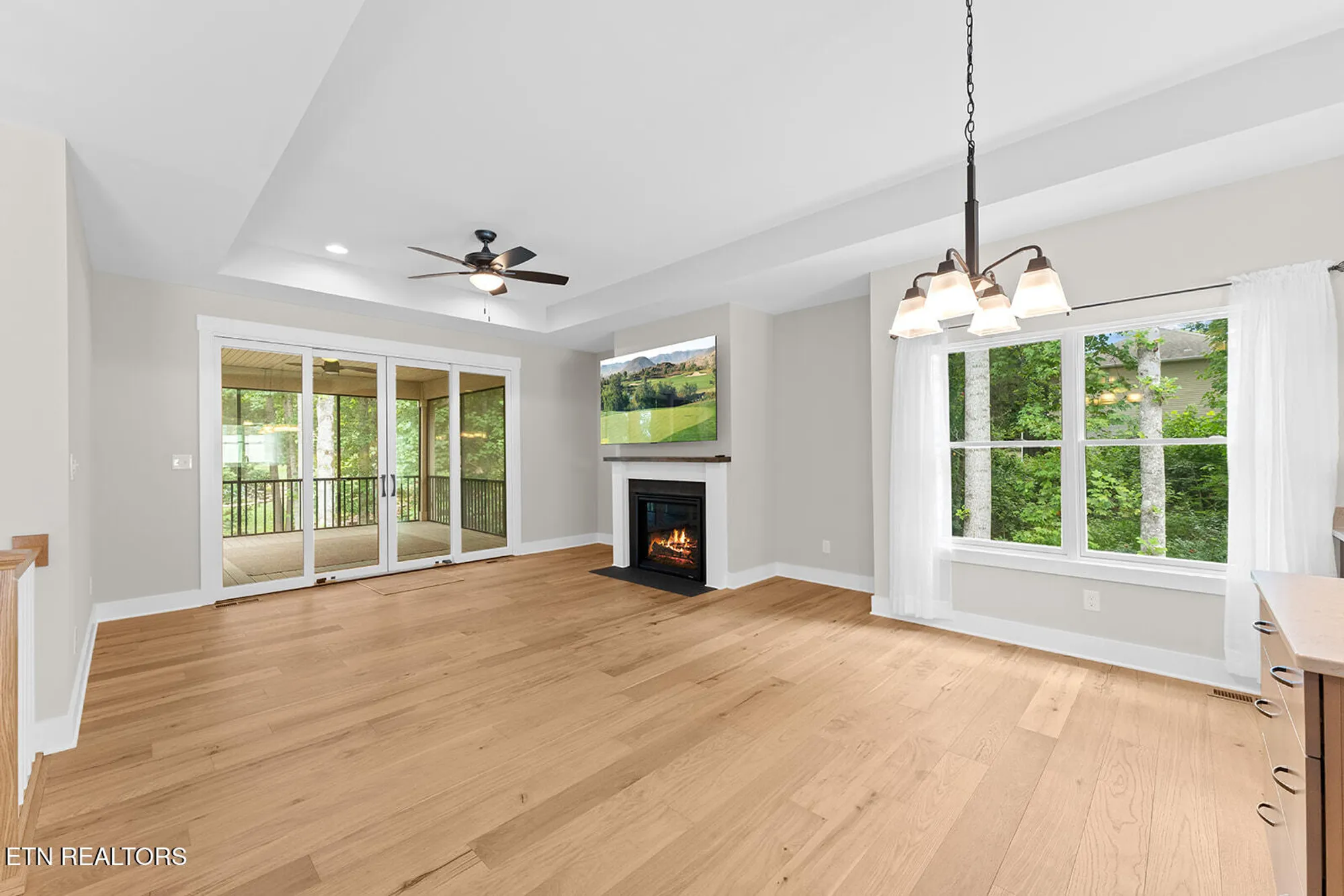 Property Slideshow image 9 of 54 | 216 tecumseh way, Loudon, TN, 37774