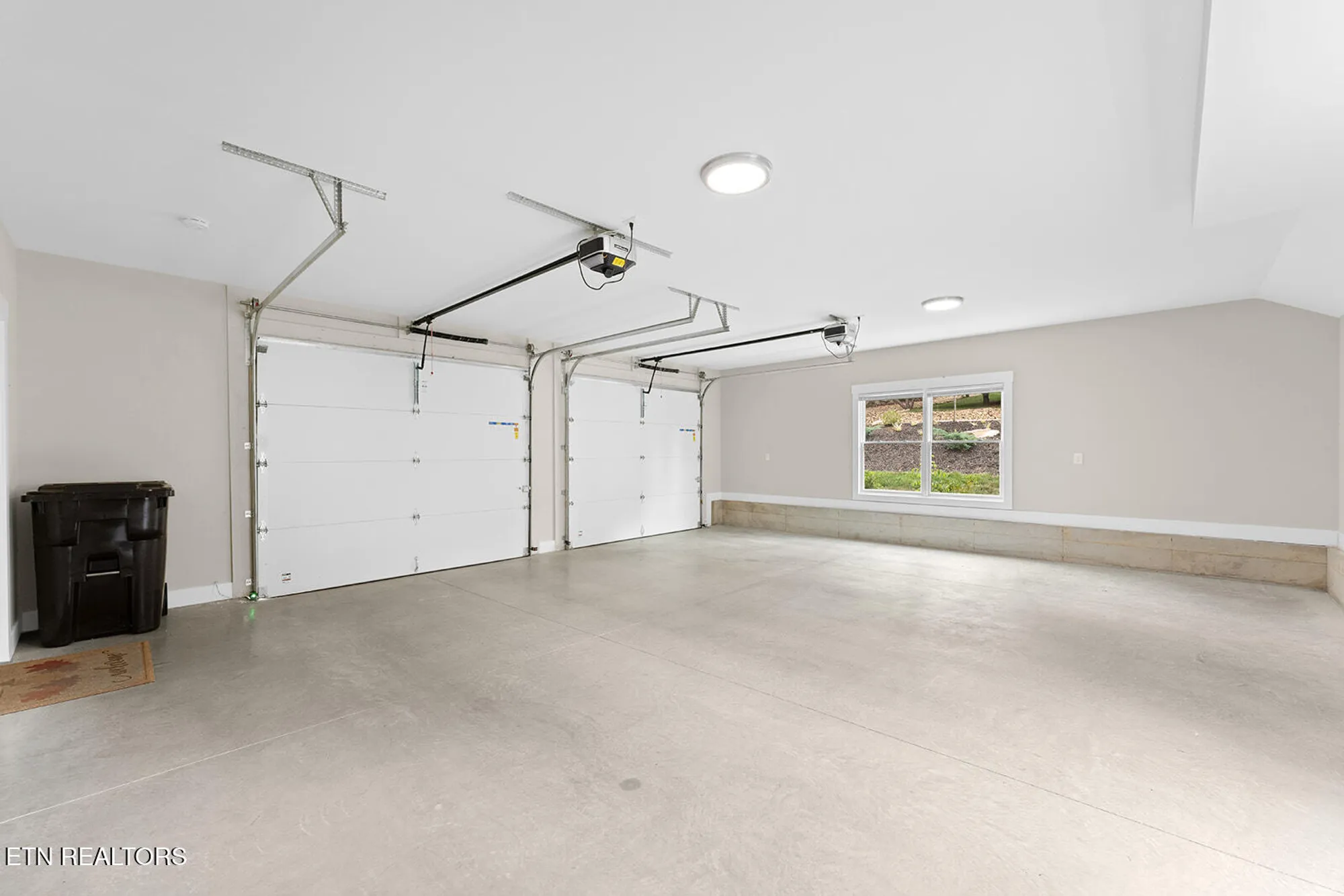 Property Slideshow image 31 of 54 | 216 tecumseh way, Loudon, TN, 37774