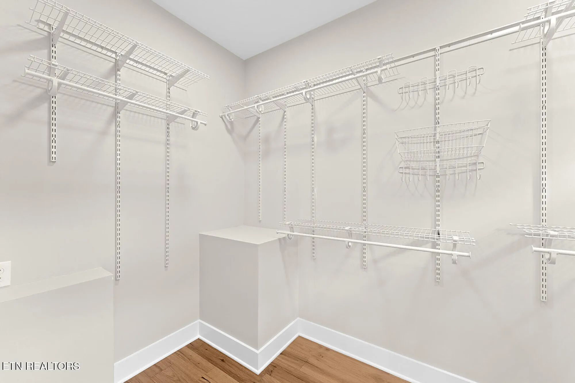 Property Slideshow image 23 of 54 | 216 tecumseh way, Loudon, TN, 37774