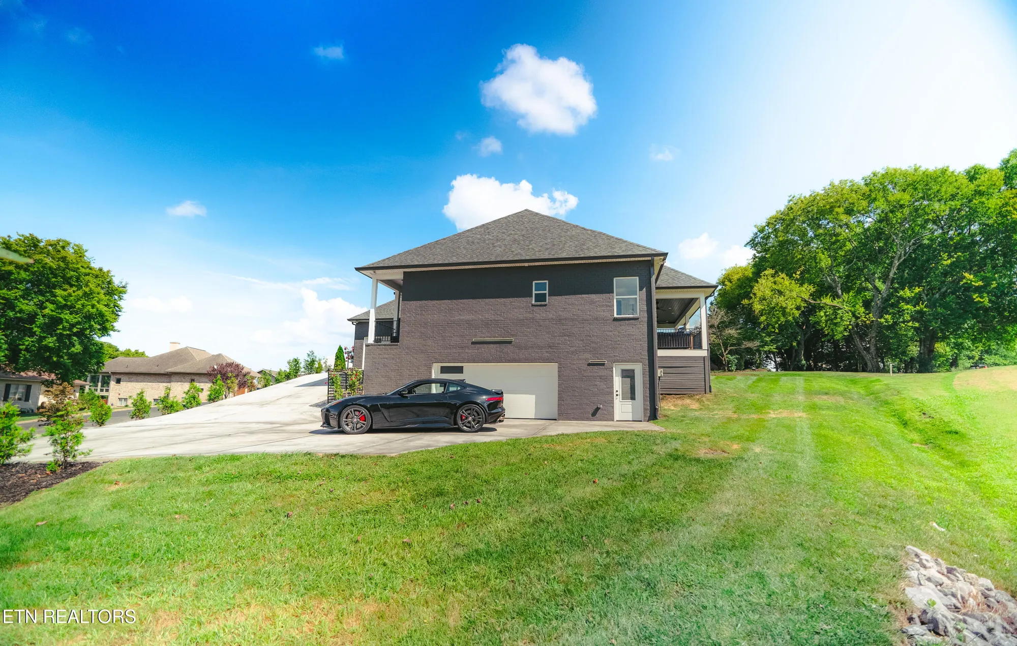 Property Slideshow image 43 of 50 | 216 tooweka ln, Loudon, TN, 37774