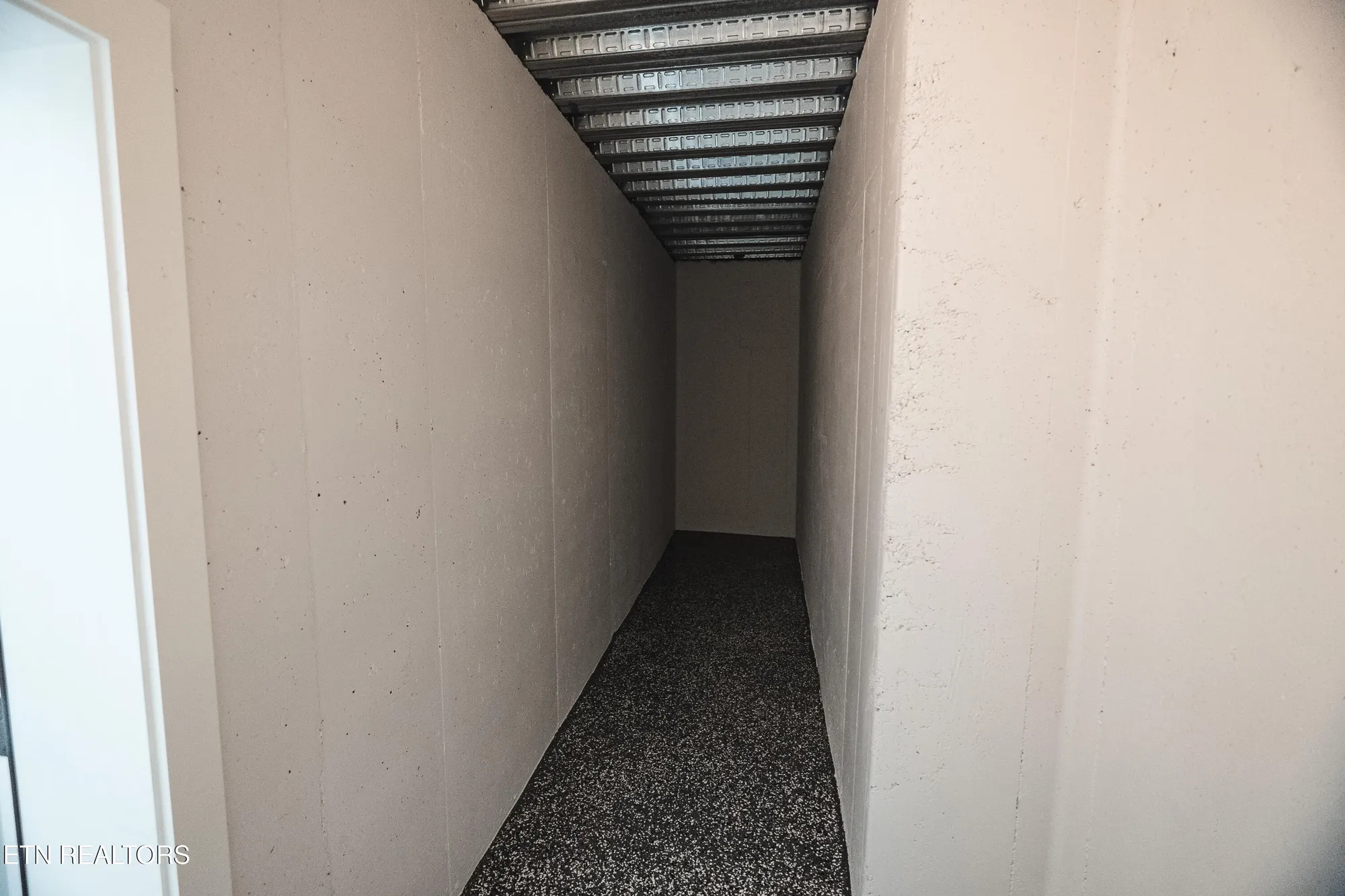 Property Slideshow image 40 of 50 | 216 tooweka ln, Loudon, TN, 37774