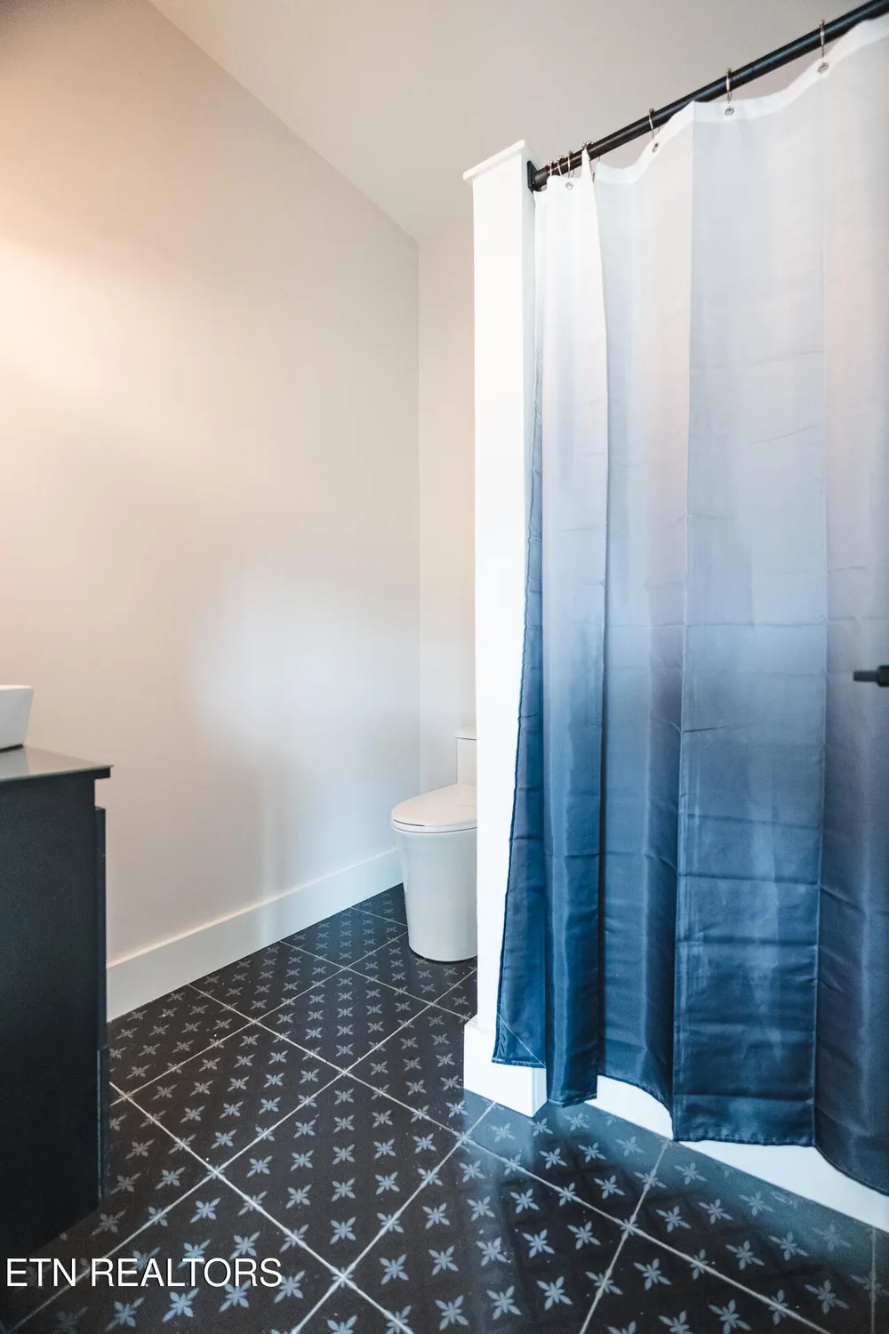 Property Slideshow image 39 of 50 | 216 tooweka ln, Loudon, TN, 37774