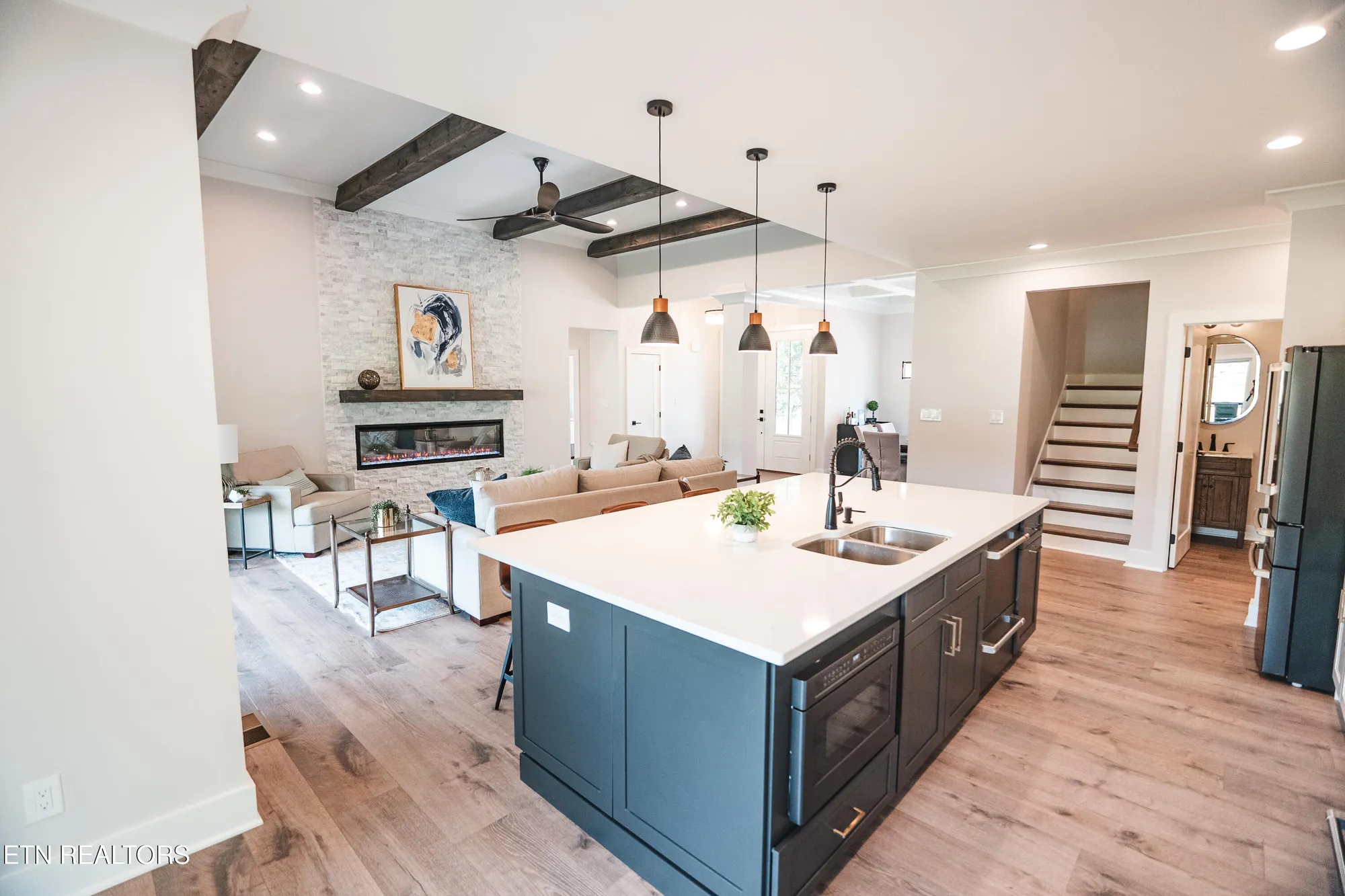 Property Slideshow image 9 of 50 | 216 tooweka ln, Loudon, TN, 37774