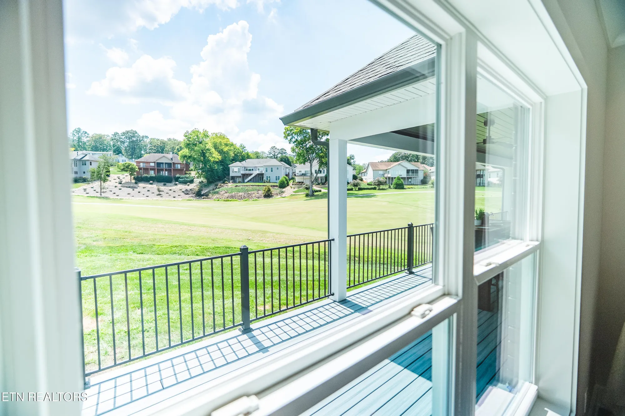 Property Slideshow image 11 of 50 | 216 tooweka ln, Loudon, TN, 37774