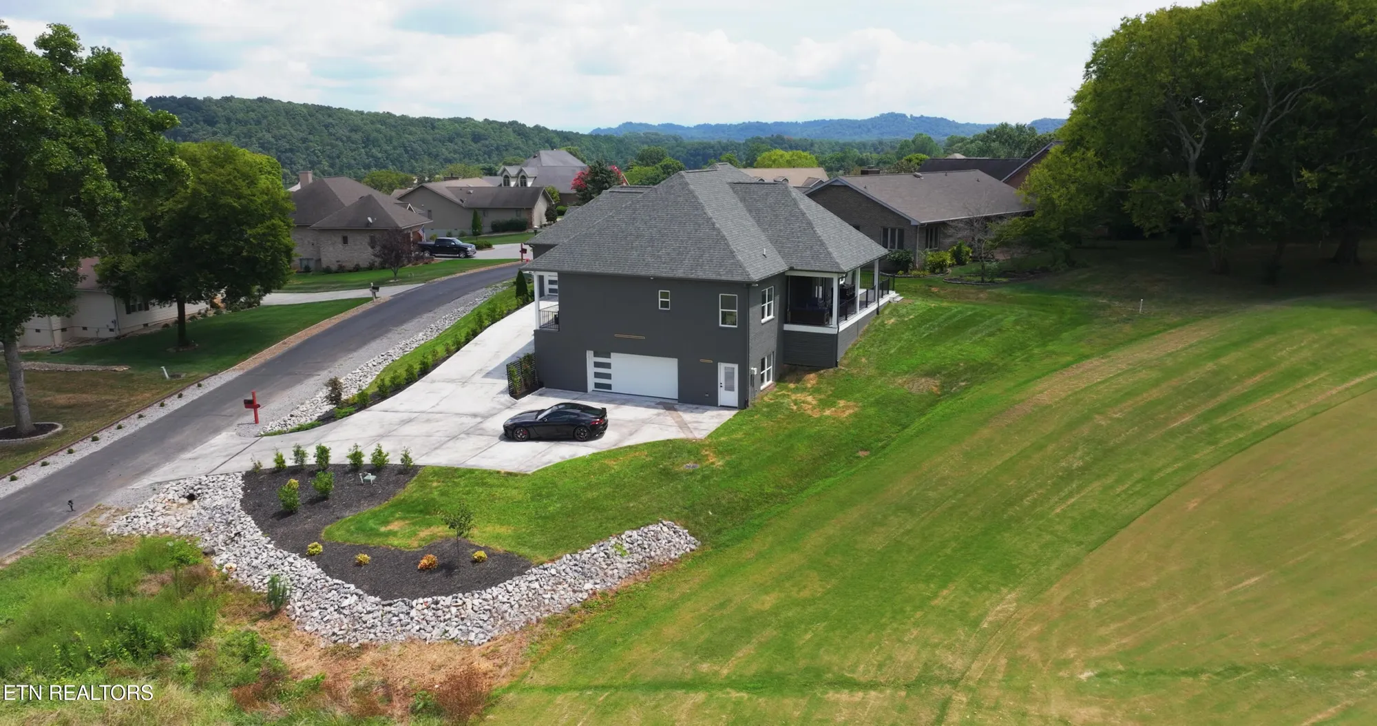 Property Slideshow image 48 of 50 | 216 tooweka ln, Loudon, TN, 37774