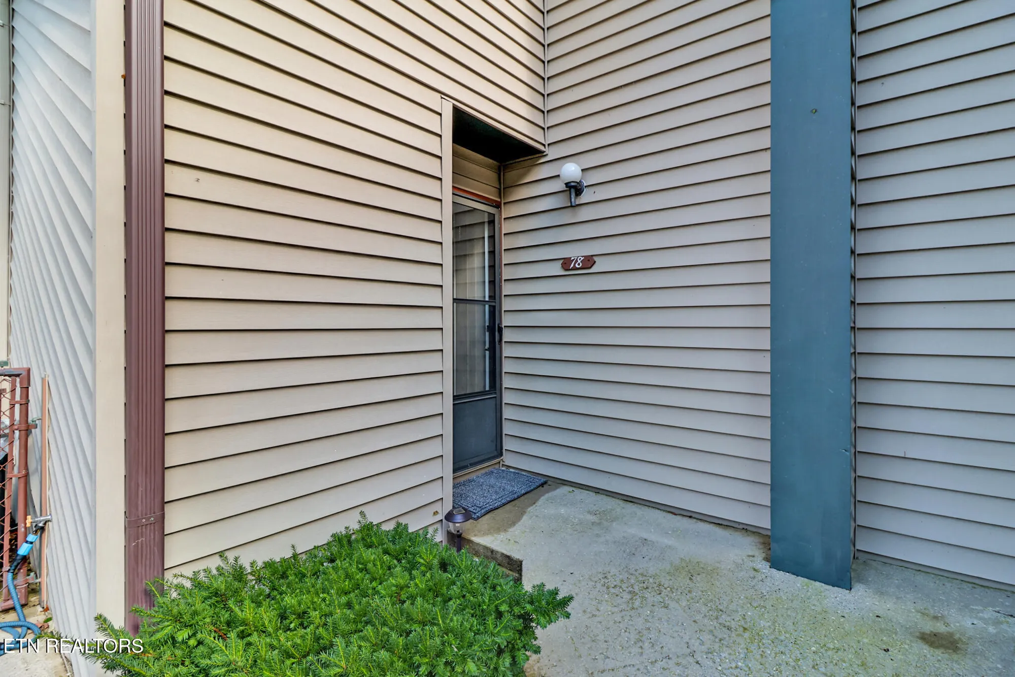 Property Slideshow image 2 of 32 | 74 lakeshore ct unit 78, Crossville, TN, 38558