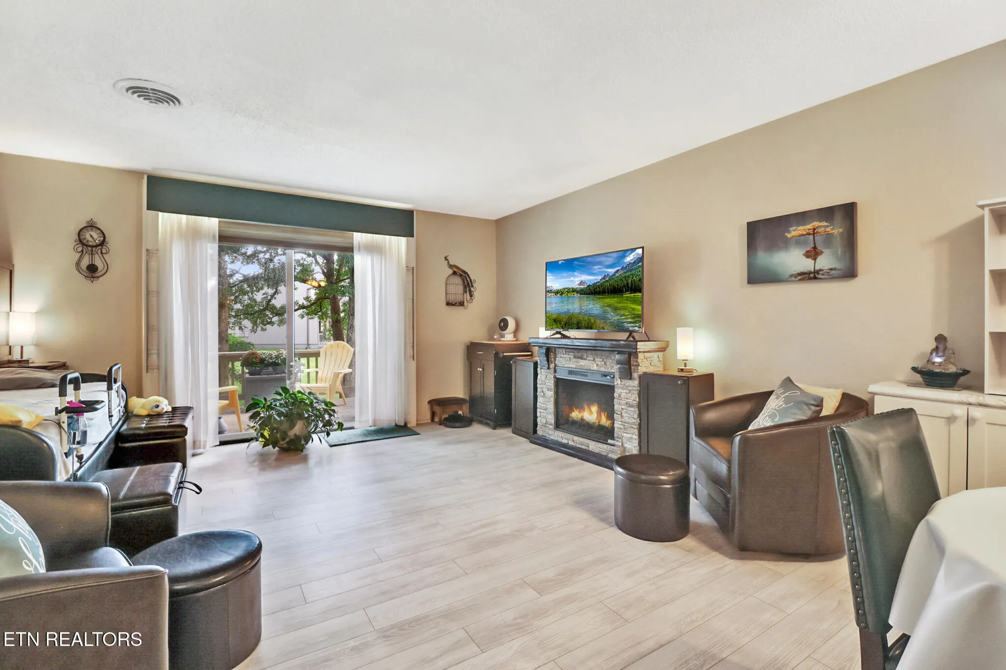 Property Slideshow image 3 of 32 | 74 lakeshore ct unit 78, Crossville, TN, 38558